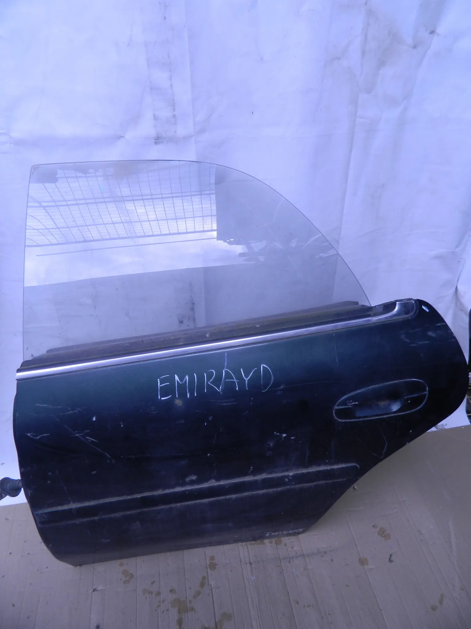 Дверь MITSUBISHI EMERAUDE E52A Зад Лев (Контрактный) 65243017