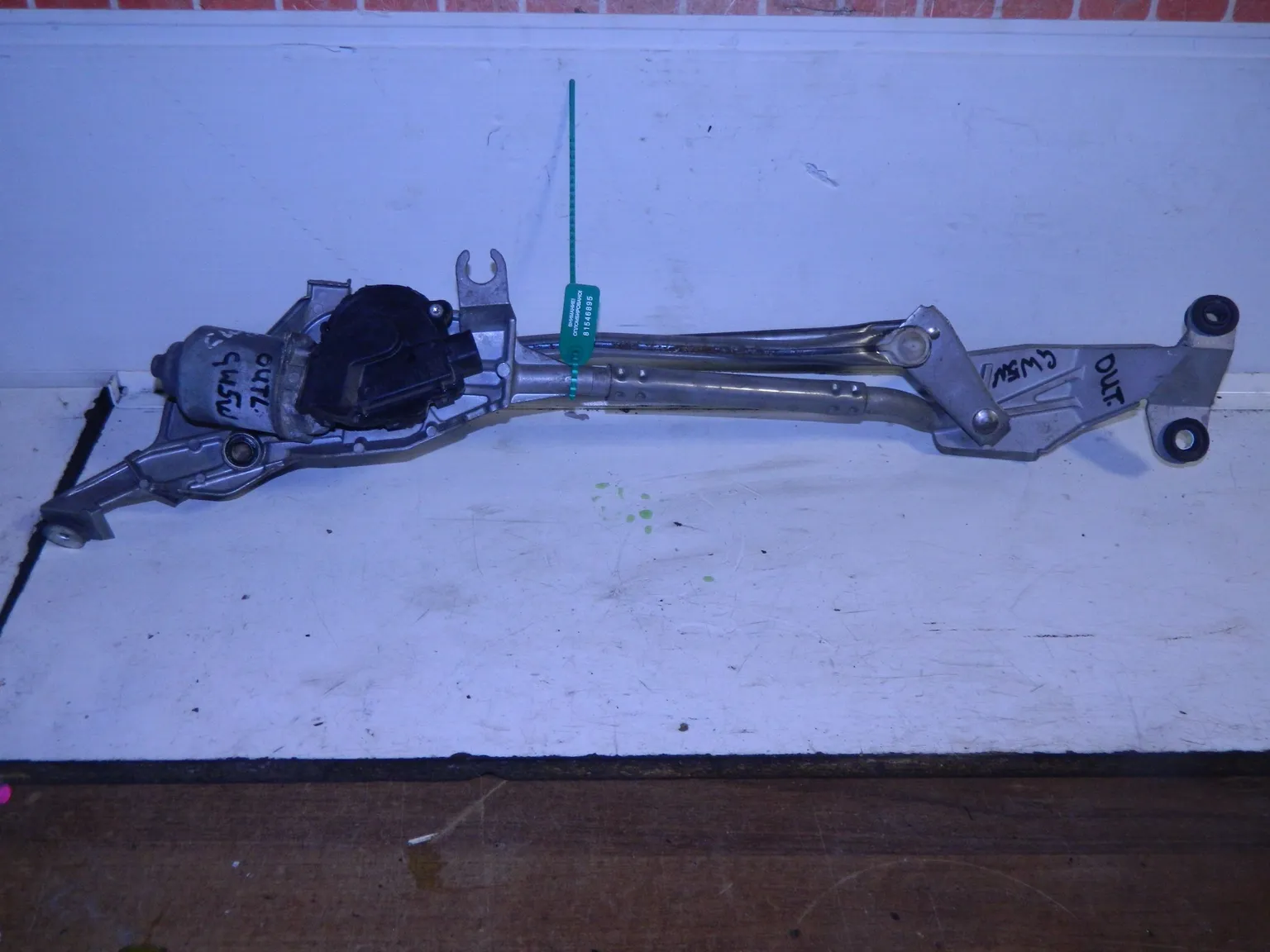 Мотор дворников MITSUBISHI OUTLANDER CW5W (Контрактный) 81546895