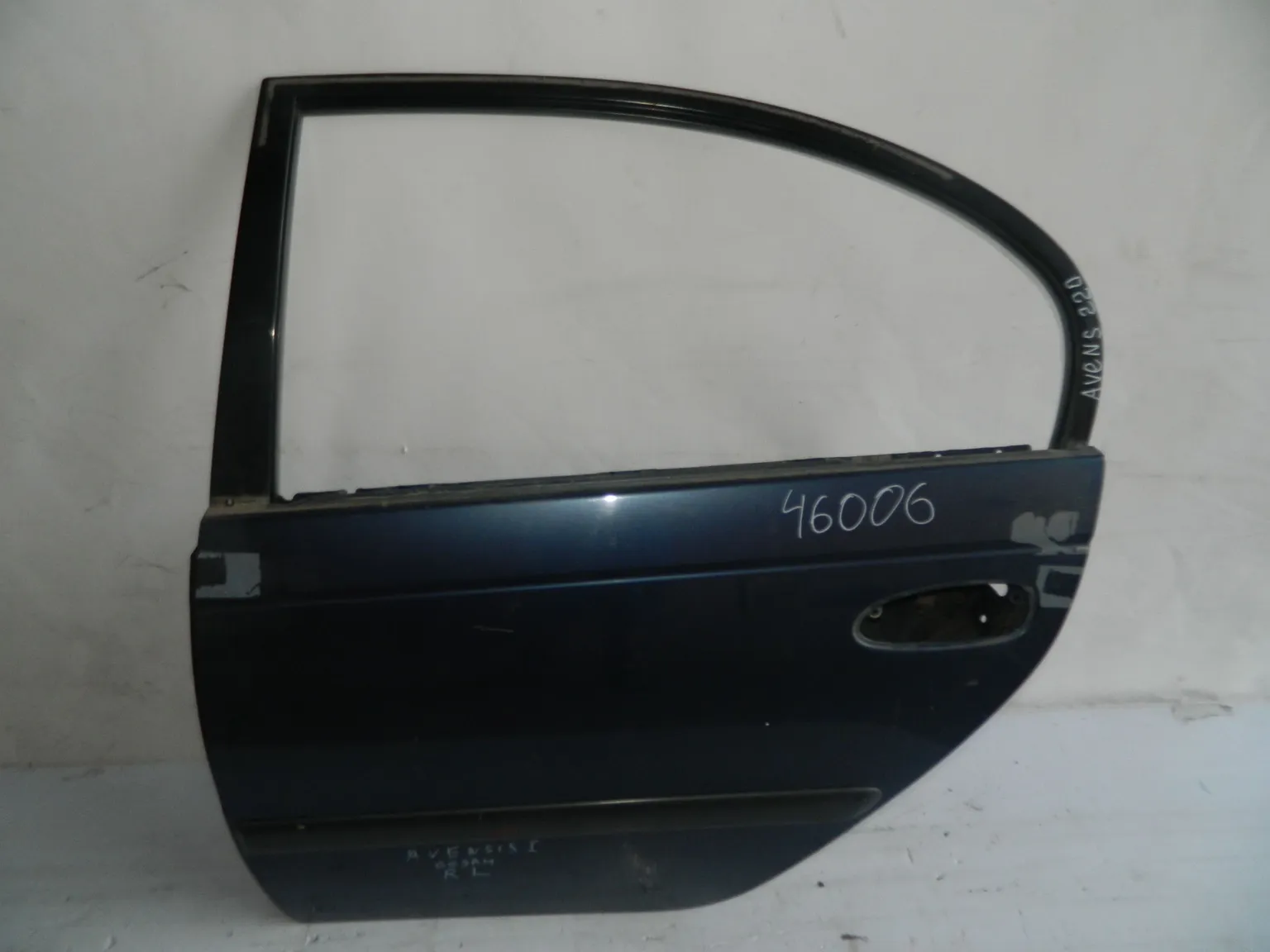 Дверь TOYOTA AVENSIS AT220 Зад Лев (Б/У) 6700405050