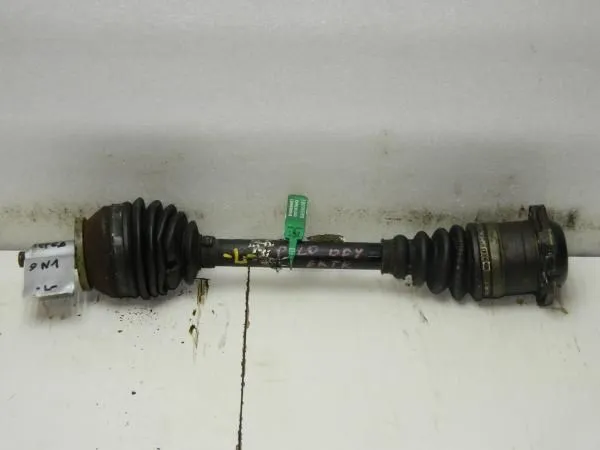 Привод VOLKSWAGEN POLO 9N1 BBY Перед Лев (Контрактный) D9996097