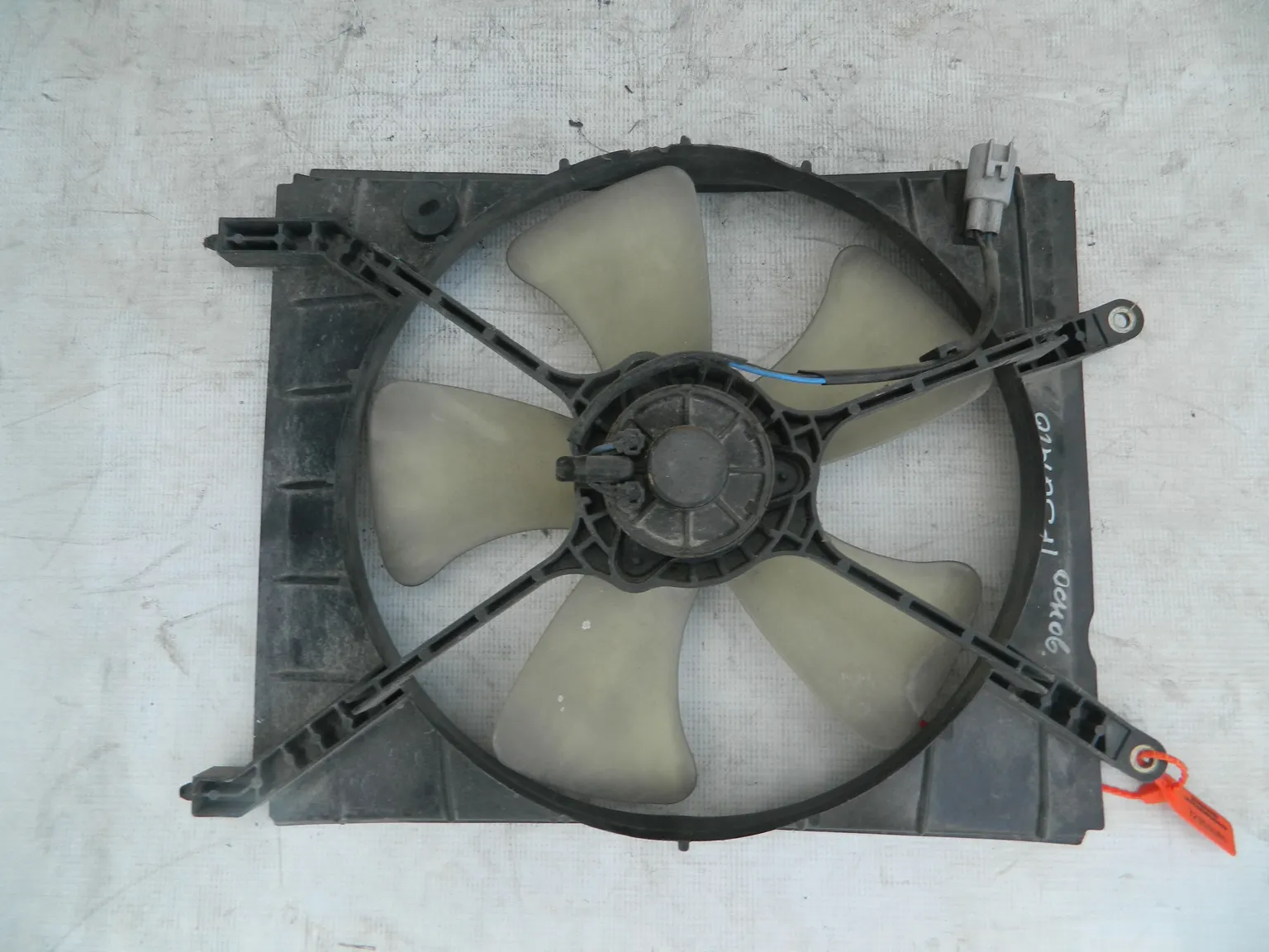 Диффузор радиатора TOYOTA IPSUM SXM10 (Контрактный) 72355060