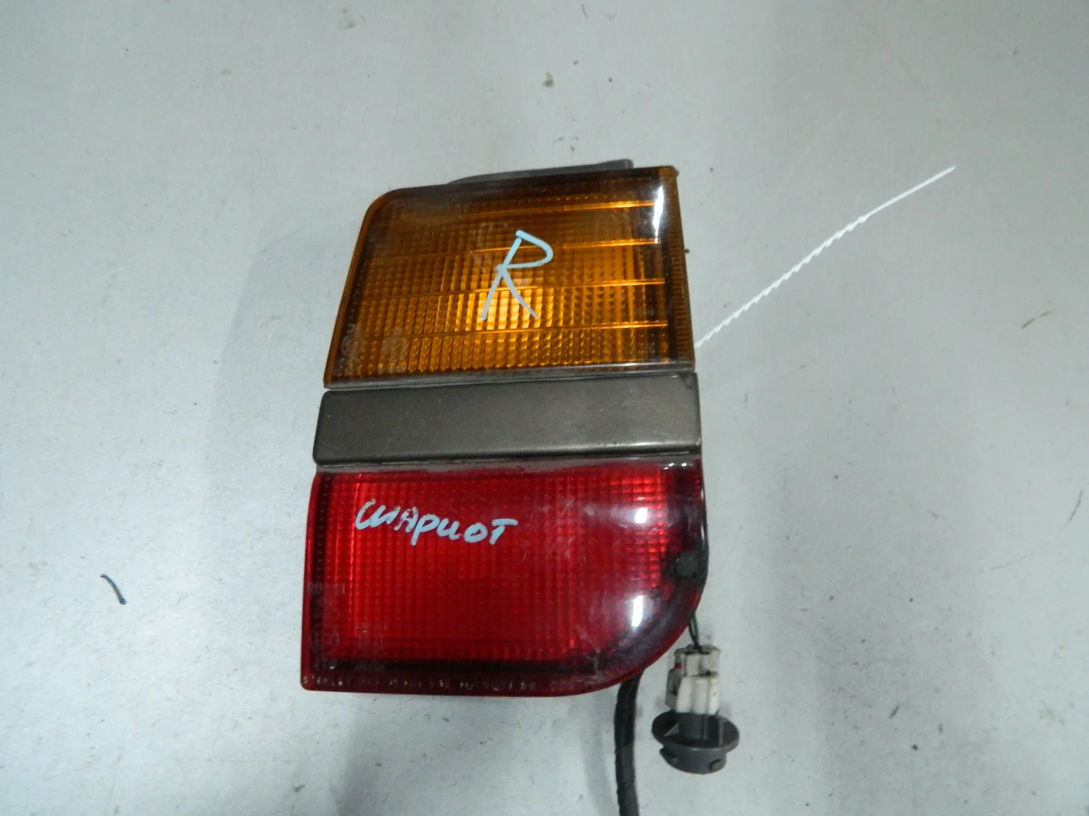 Фонарь MITSUBISHI CHARIOT N48W Зад Прав (Контрактный) 68000295