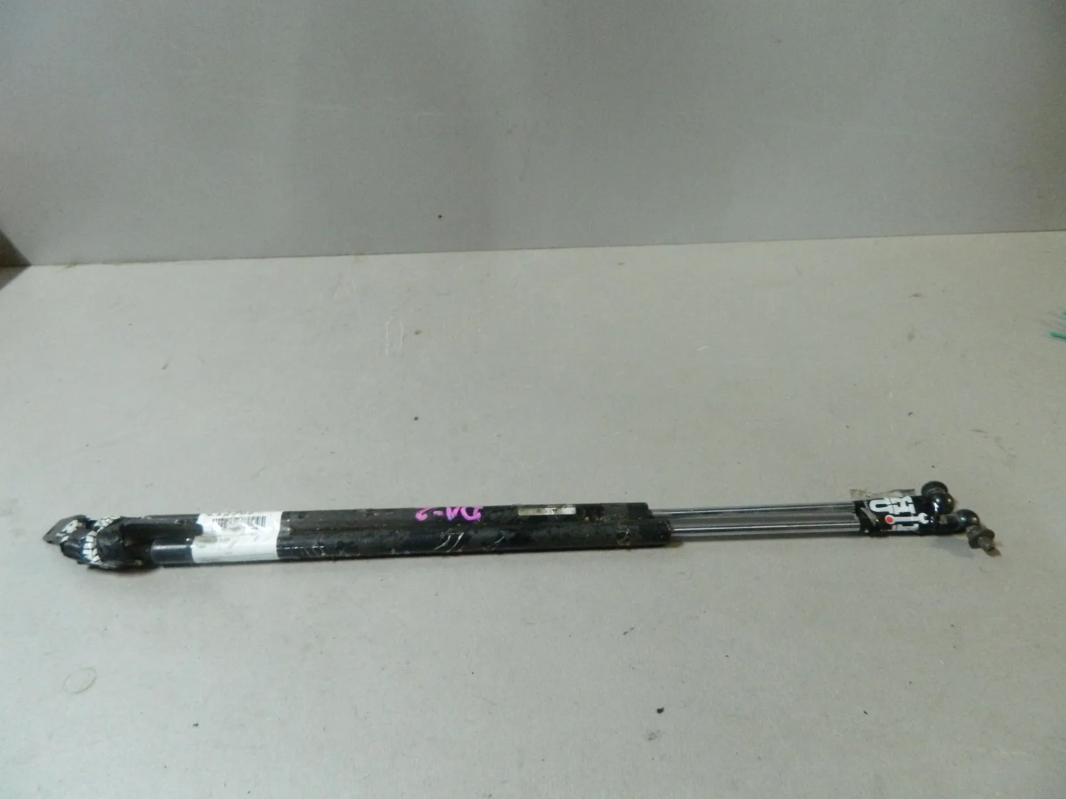 Амортизатор багажника NISSAN NOTE E11 (Контрактный) 81532161