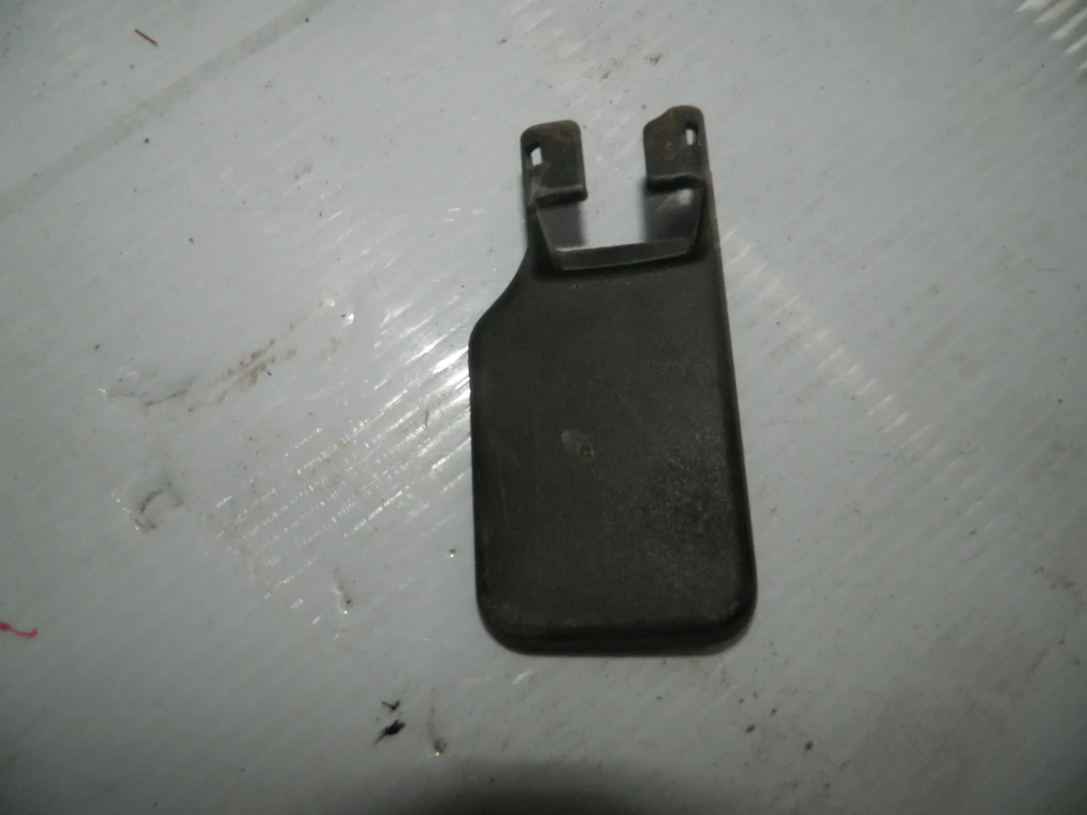 Накладка крепления сидений MITSUBISHI LANCER CY4A Перед Лев (Контрактный) 0652604