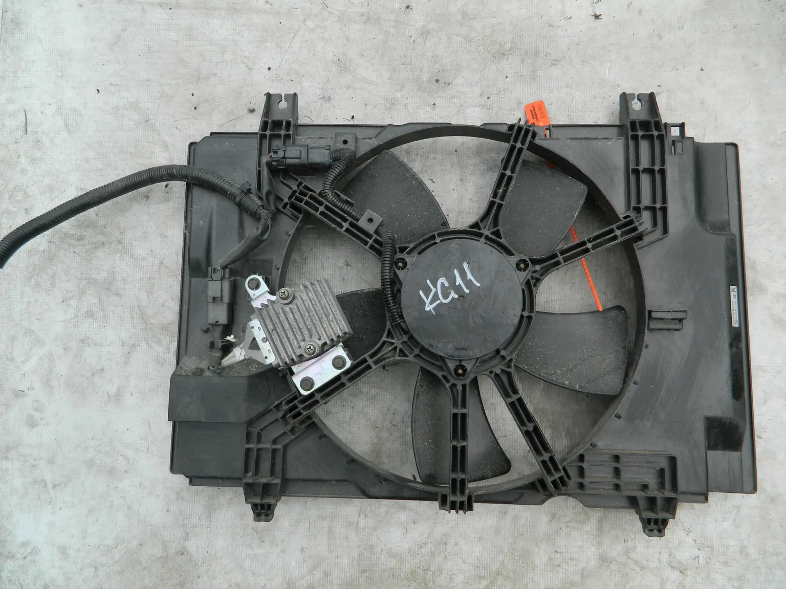 Диффузор радиатора NISSAN BLUEBIRD SYLPHY KG11 (Контрактный) 72367925