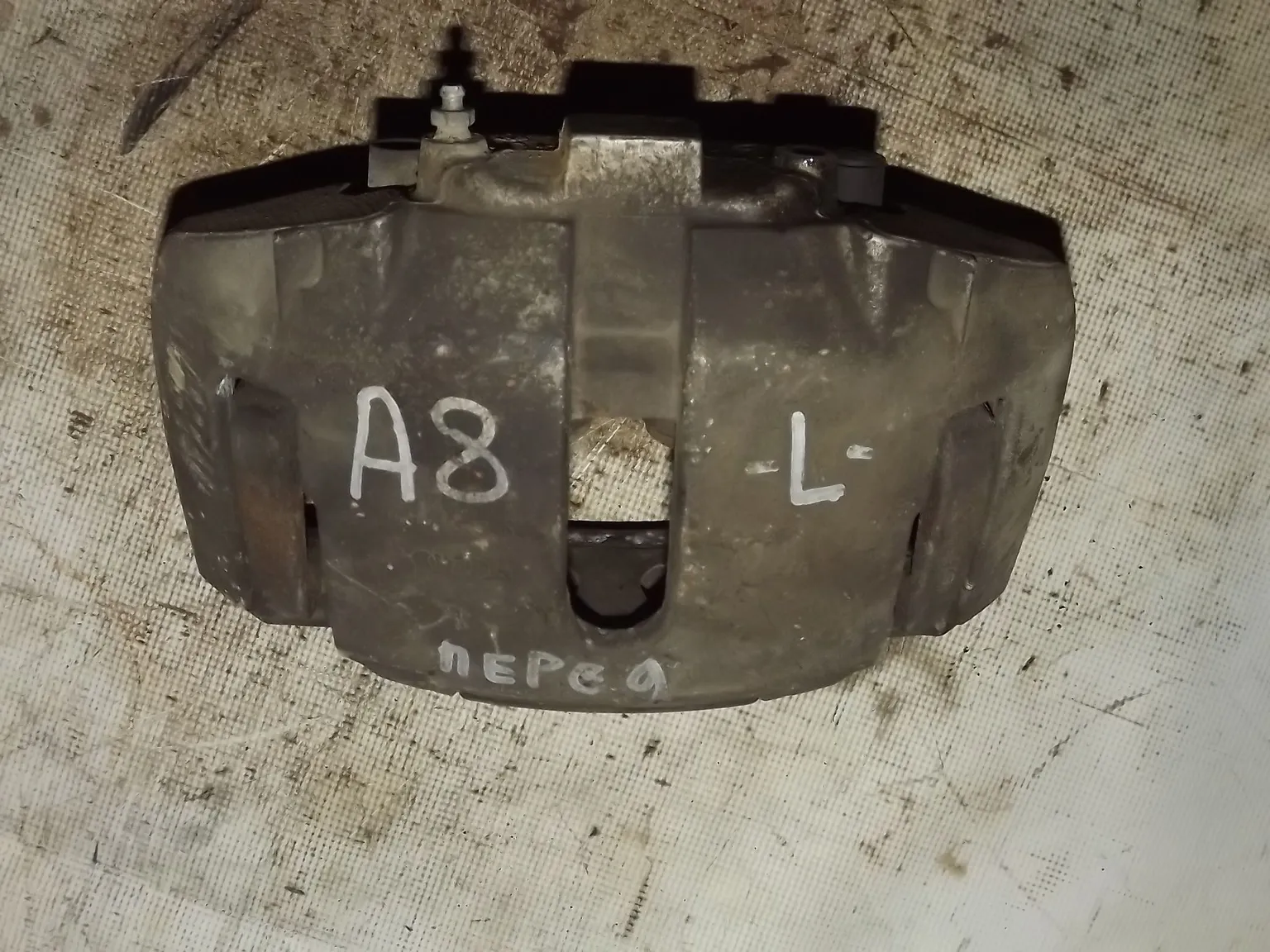 Суппорт AUDI A8 4E2 Перед Лев (Контрактный) 35017119