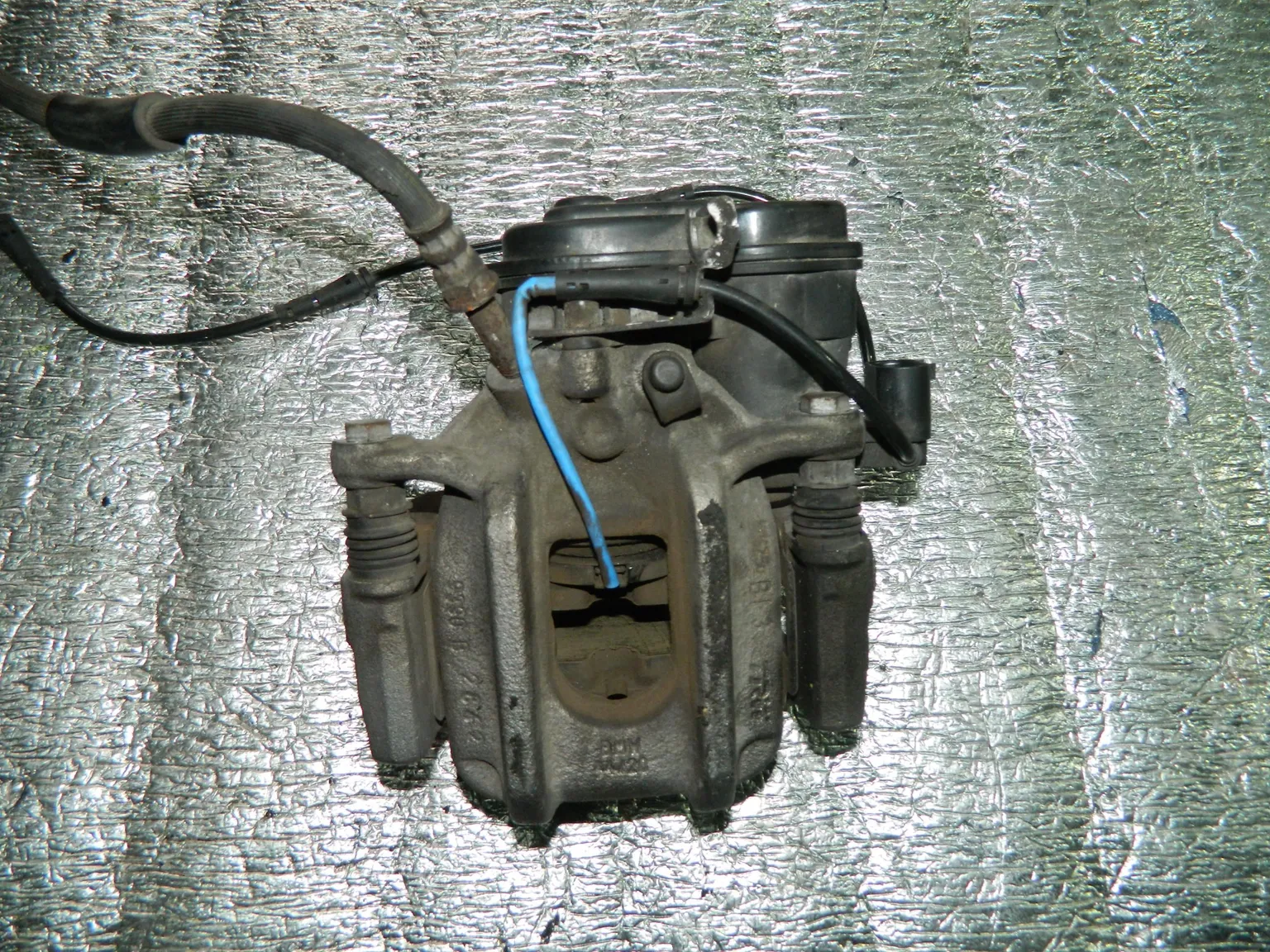 Суппорт BMW 5-SERIES F10 Зад Прав (Контрактный) 23576621