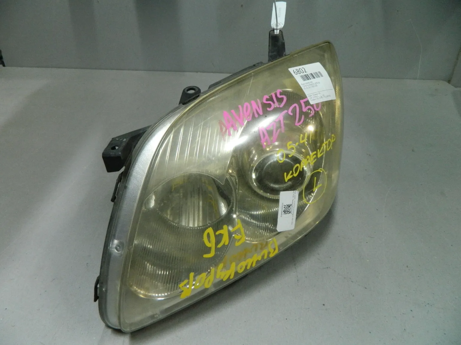 Фара TOYOTA AVENSIS AZT250 Перед Лев 0541(Контрактный) 03344615