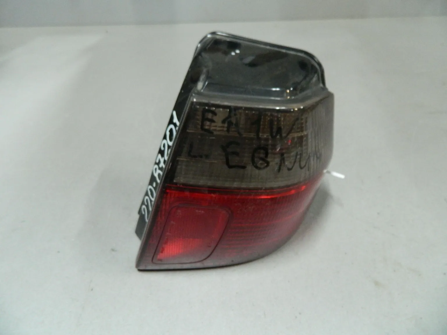 Фонарь MITSUBISHI LEGNUM EA1W Зад Прав (Контрактный) 68000965