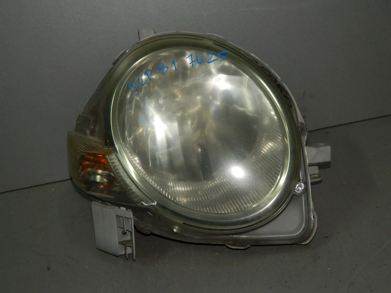Фара TOYOTA SIENTA NCP81 Перед Прав 52123 (Контрактный) 37025050