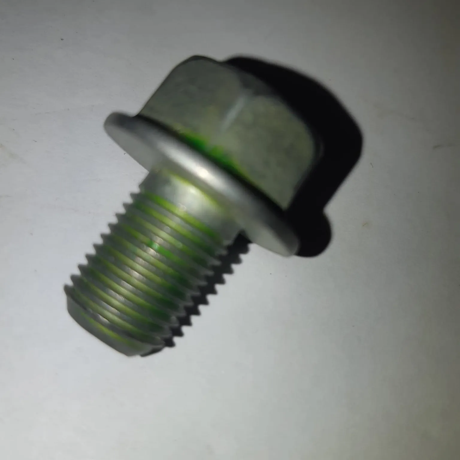 Болт TOYOTA 9010512156 TOYOTA