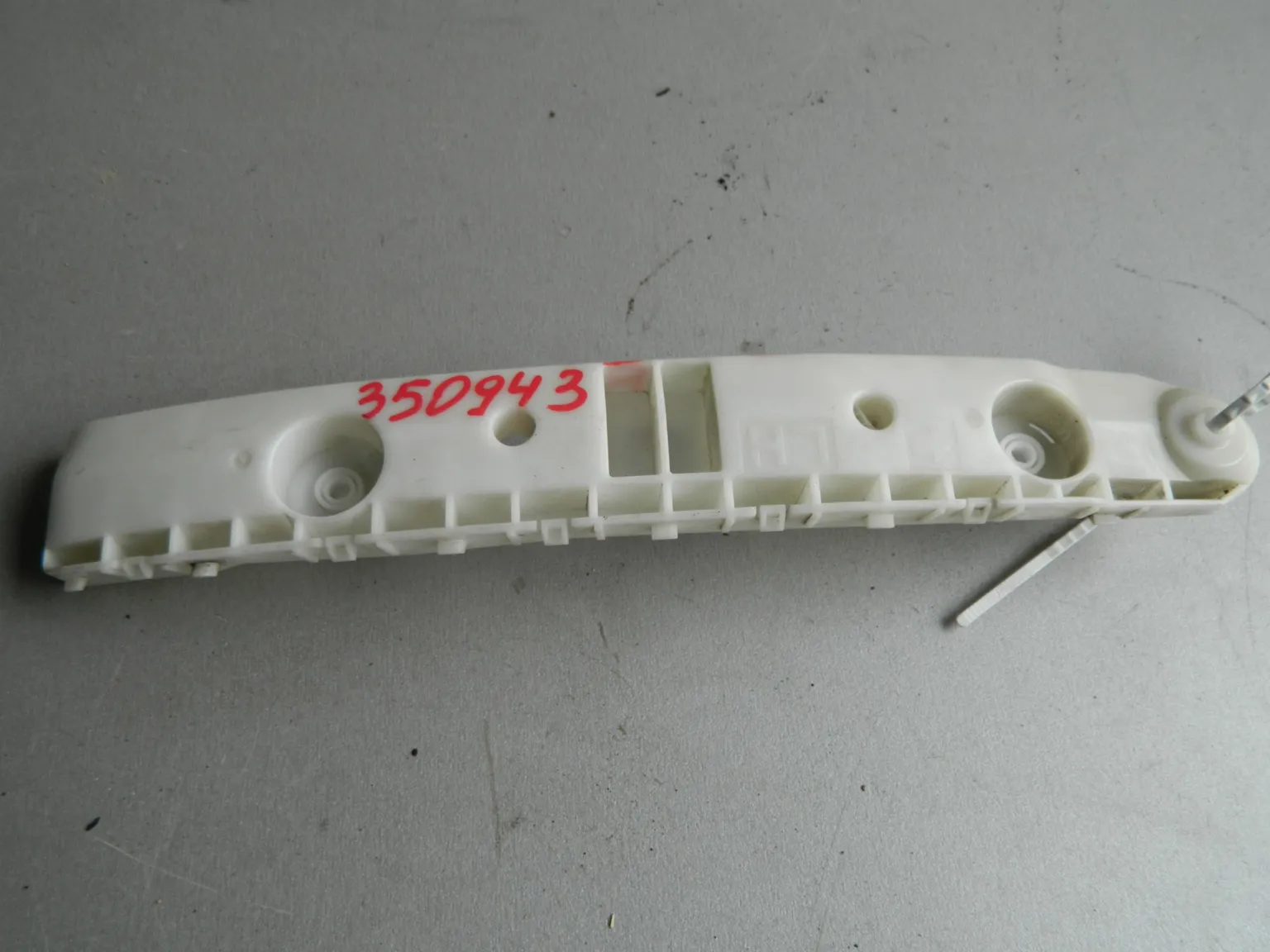 Крепление бампера NISSAN JUKE F15 Задн. Лев. ( Контрактный) 45976053