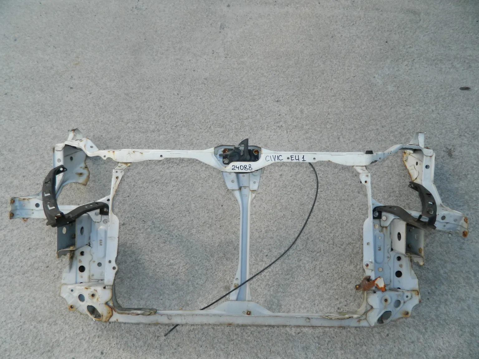 Рамка радиатора HONDA CIVIC EU1 (Контрактный) 24088
