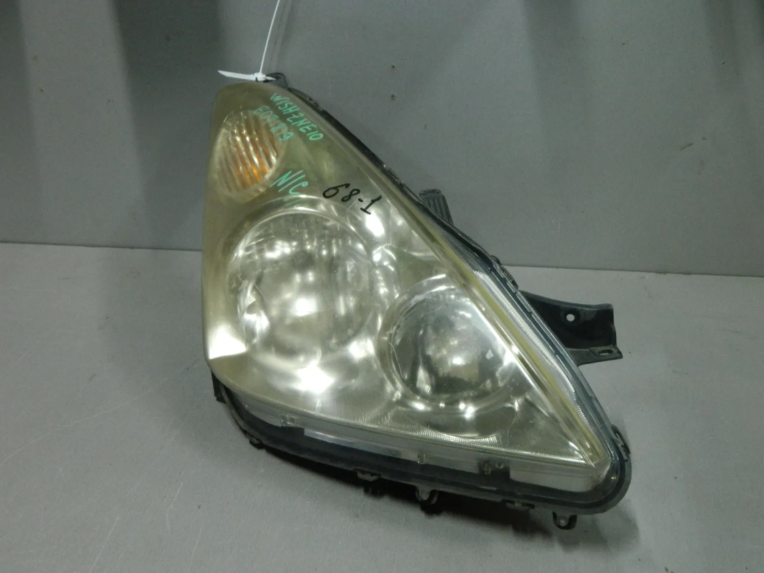 Фара TOYOTA WISH ANE10 Перед Прав 681 (Контрактный) 03344805