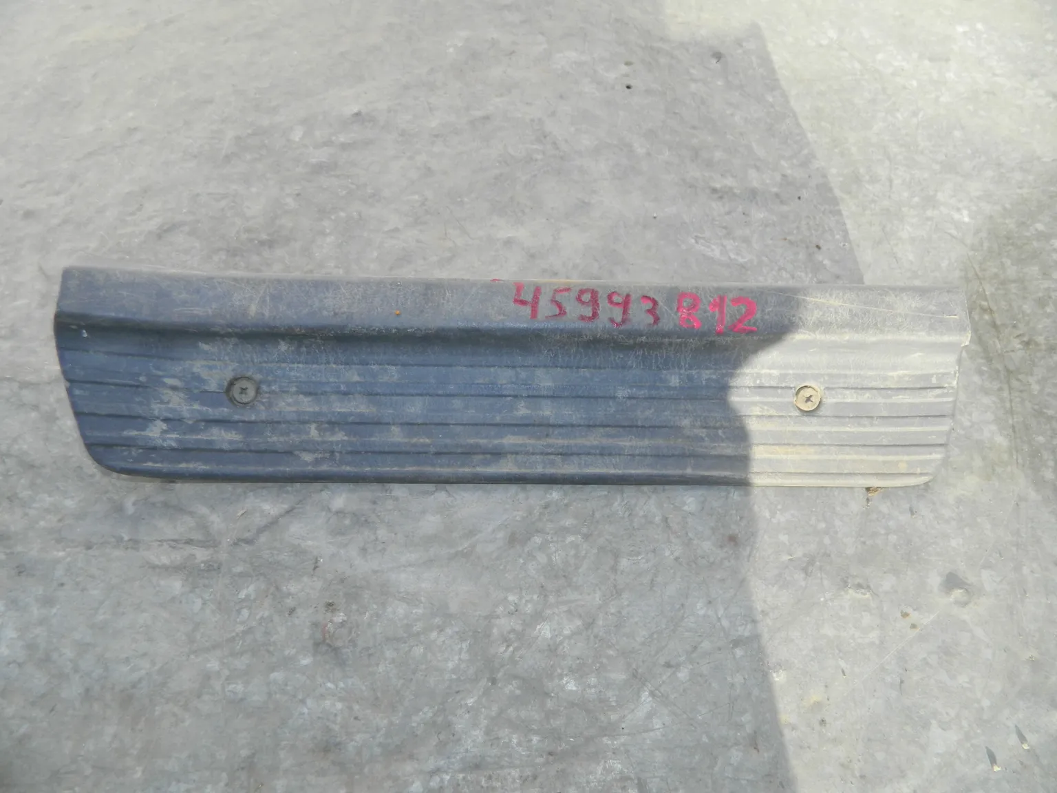 Накладка на порог TOYOTA LAND CRUISER PRADO J90 Зад. Прав (Б/У) 45993812