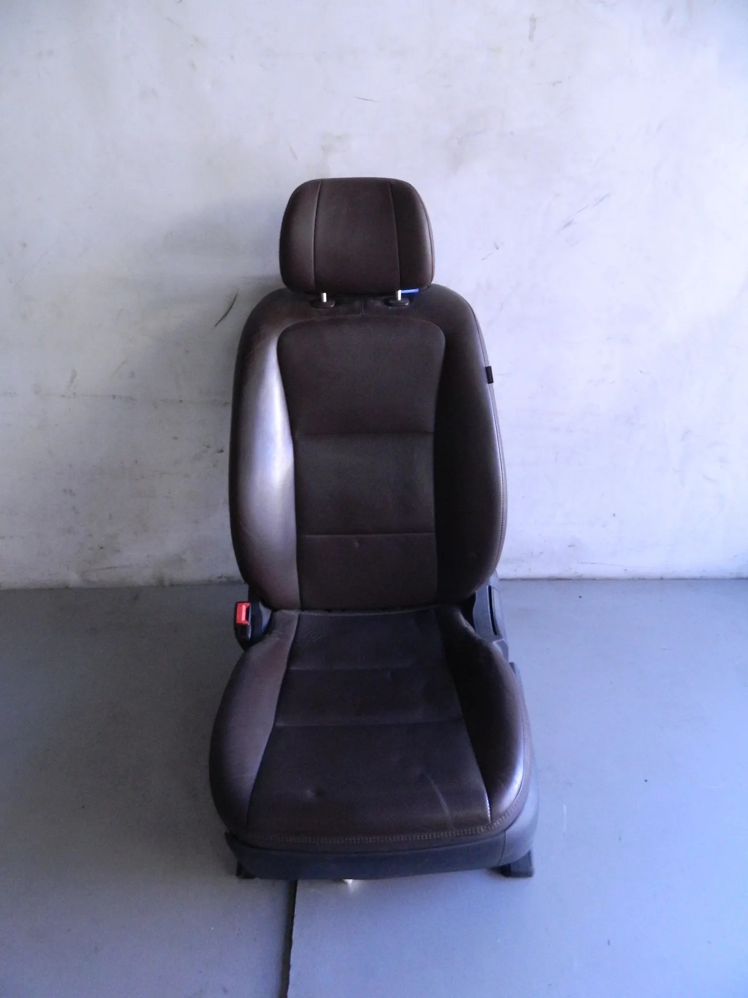 Сиденье HYUNDAI EQUUS VI G6DA 2013-2015 Перед Лев (Б/У) 69838237