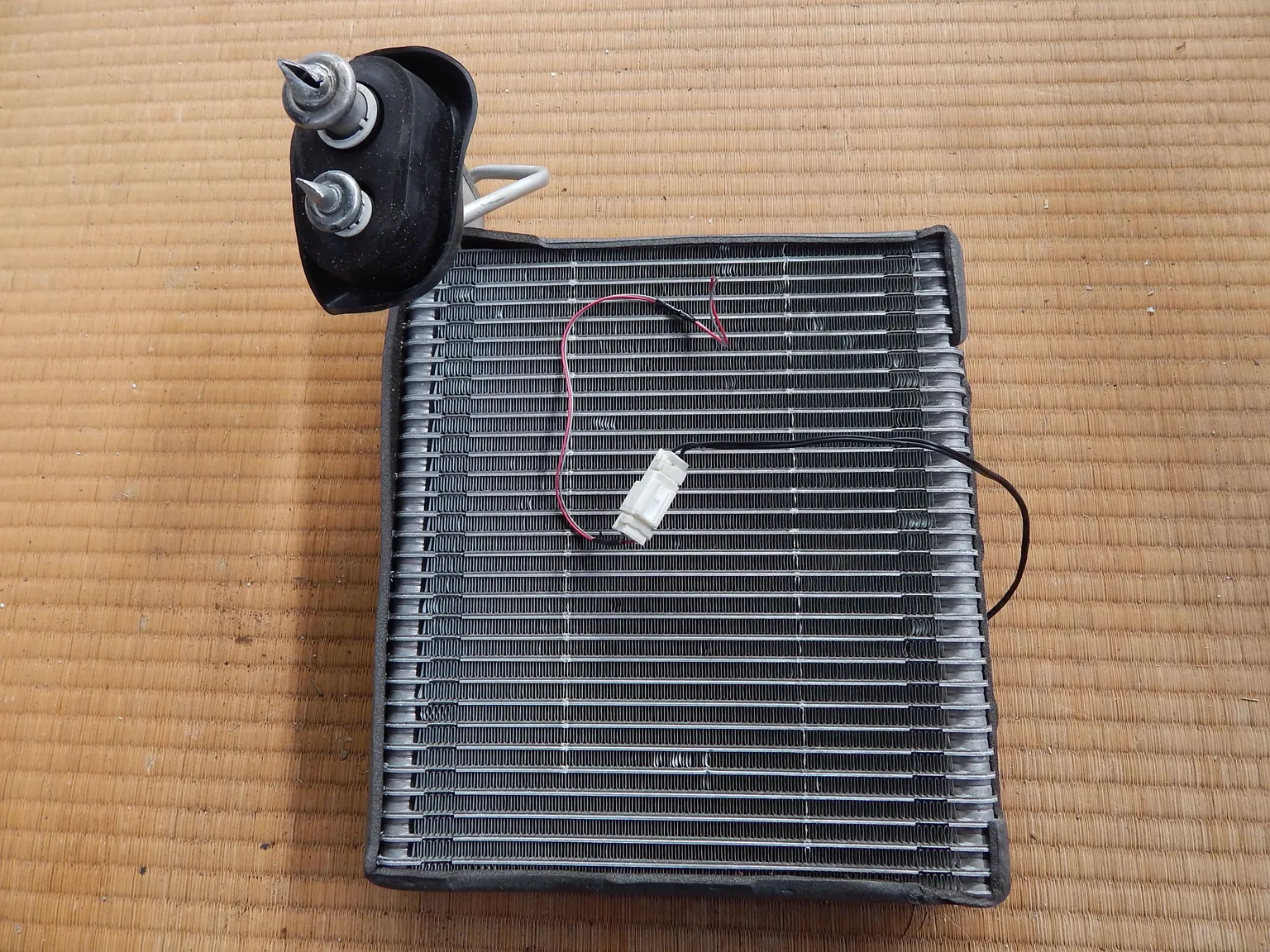 Радиатор кондиционера Nissan Skyline CS J50 (контрактный) 30351011