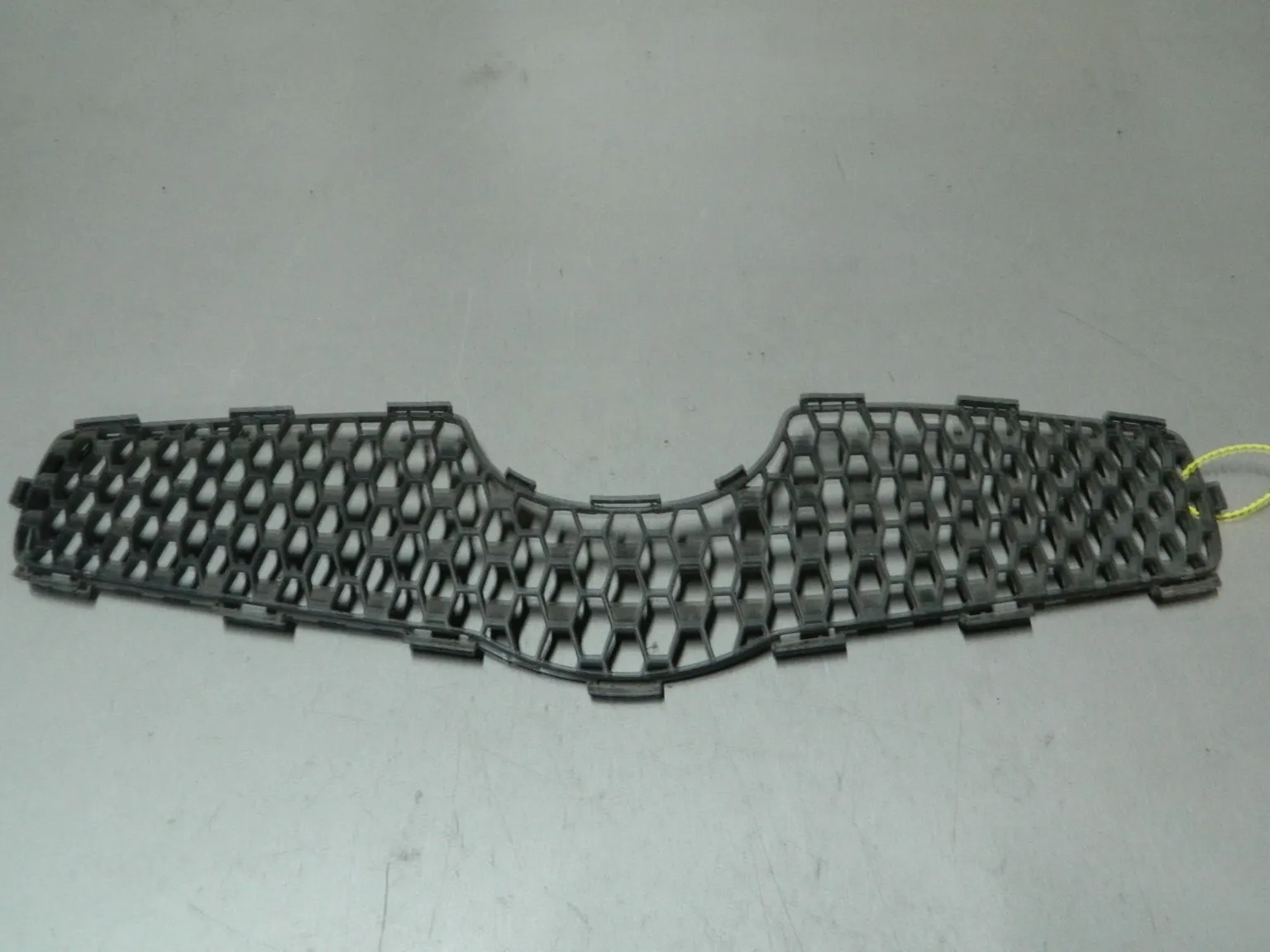 Решетка радиатора TOYOTA YARIS SCP90 (Контрактный) 79773512