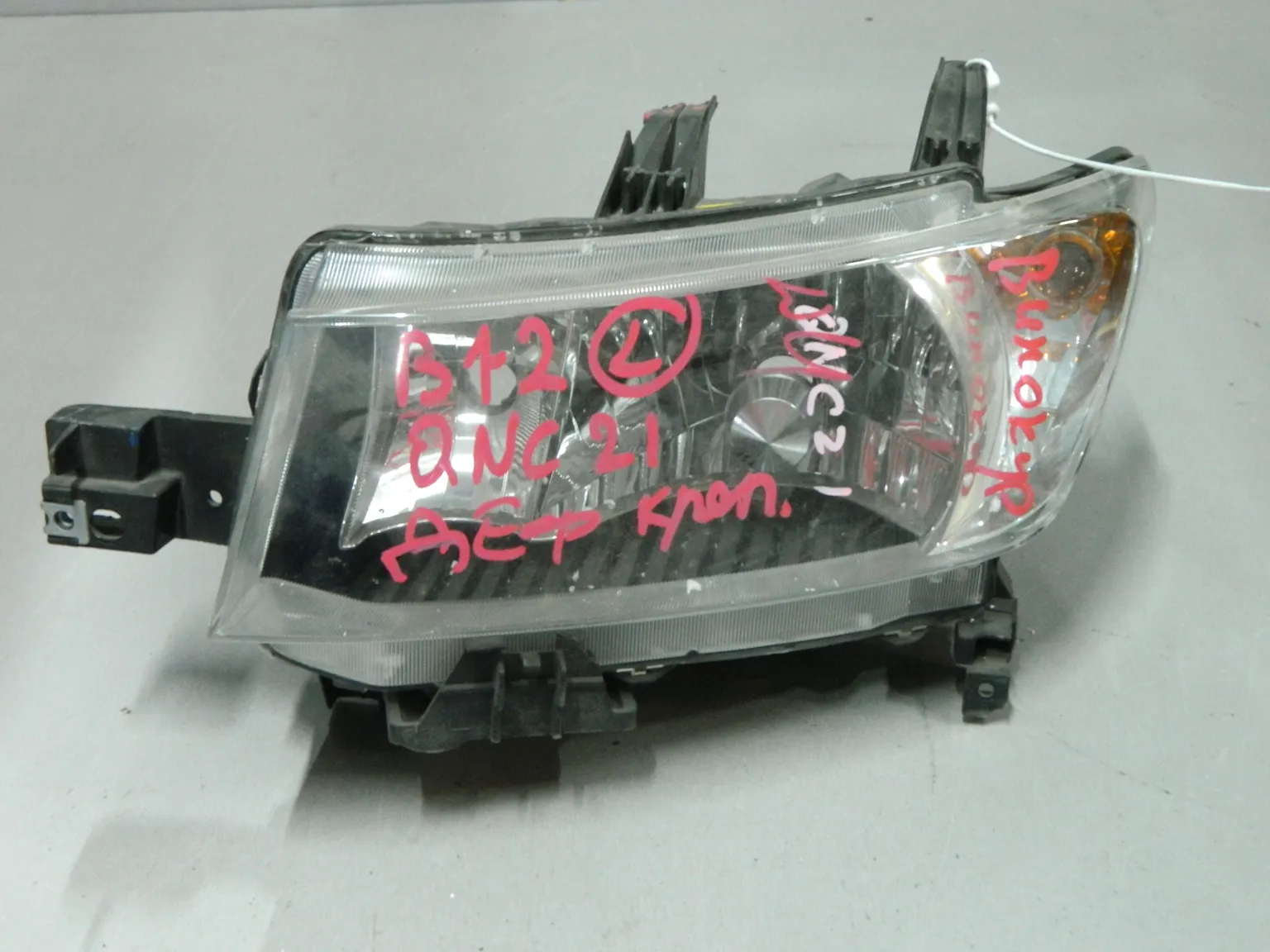 Фара TOYOTA BB QNC21 Перед Лев B1-2 (Контрактный) 03344600