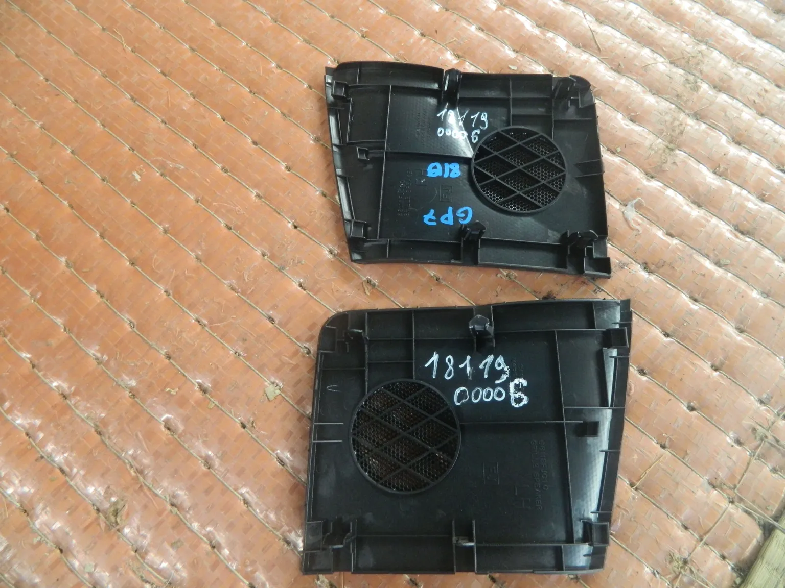 Накладка динамика SUBARU XV GP7 Перед Пара (Контрактый) 1811900006