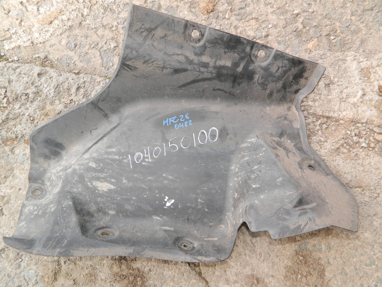 Подкрылок NISSAN SERENA HFC26 Зад Лев (Контрактный) 1040150100