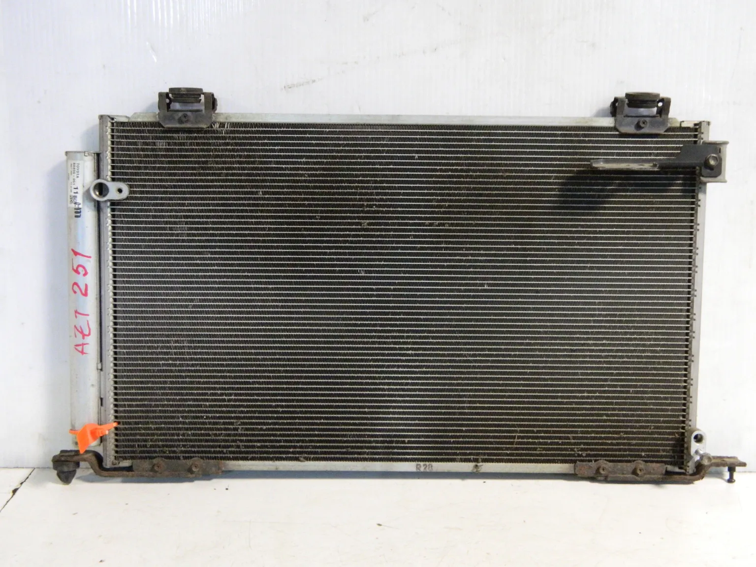 Радиатор кондиционера TOYOTA AVENSIS AZT251 (Контрактный) 65243647 88450051