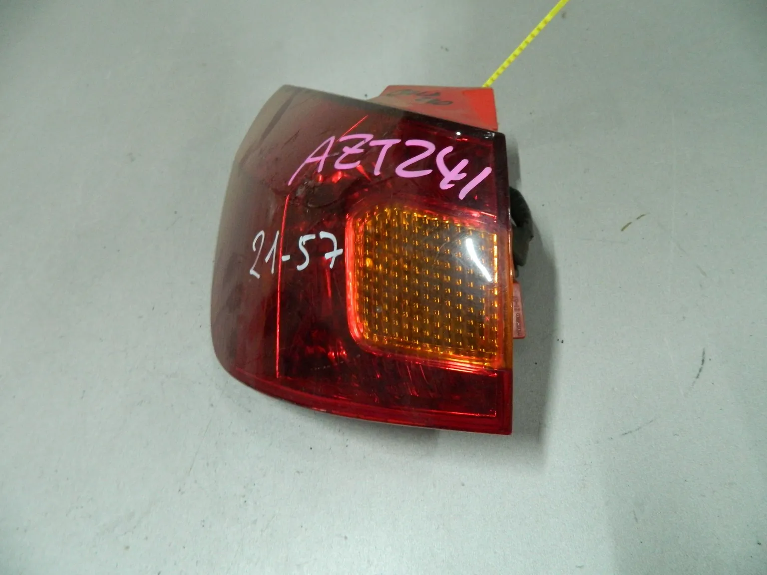 Фонарь TOYOTA CALDINA AZT241 Зад Лев 2157 (Контрактный) 64492320