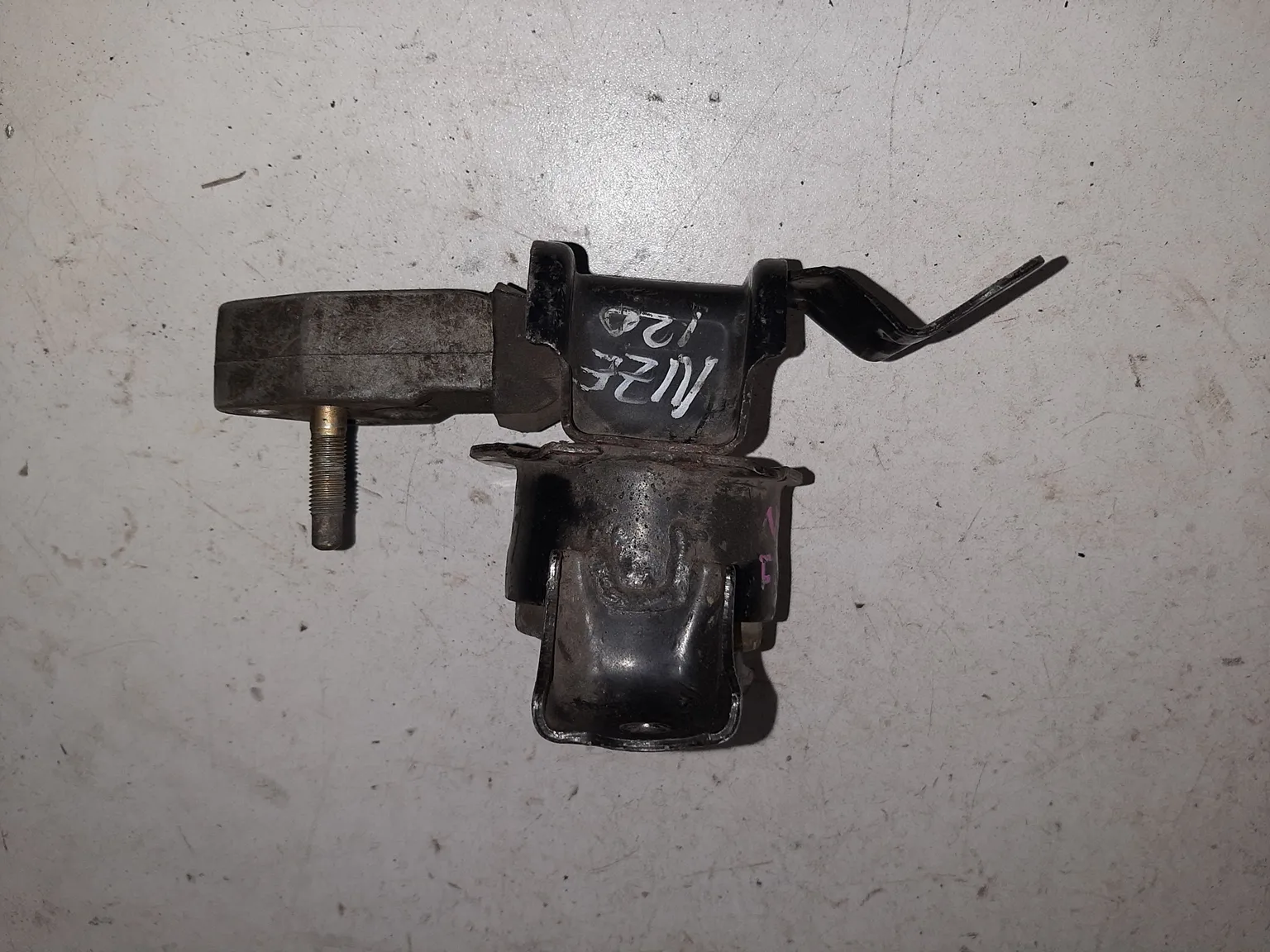 Подушка двигателя TOYOTA FIELDER NZE121 1NZFE Прав (Kонтрактный)