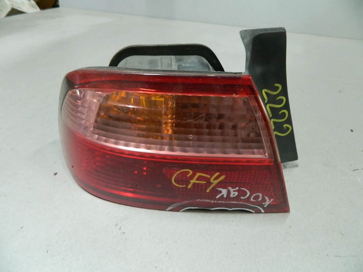 Фонарь HONDA TORNEO CF4 Зад Лев 2222 (Контрактный) 64492341