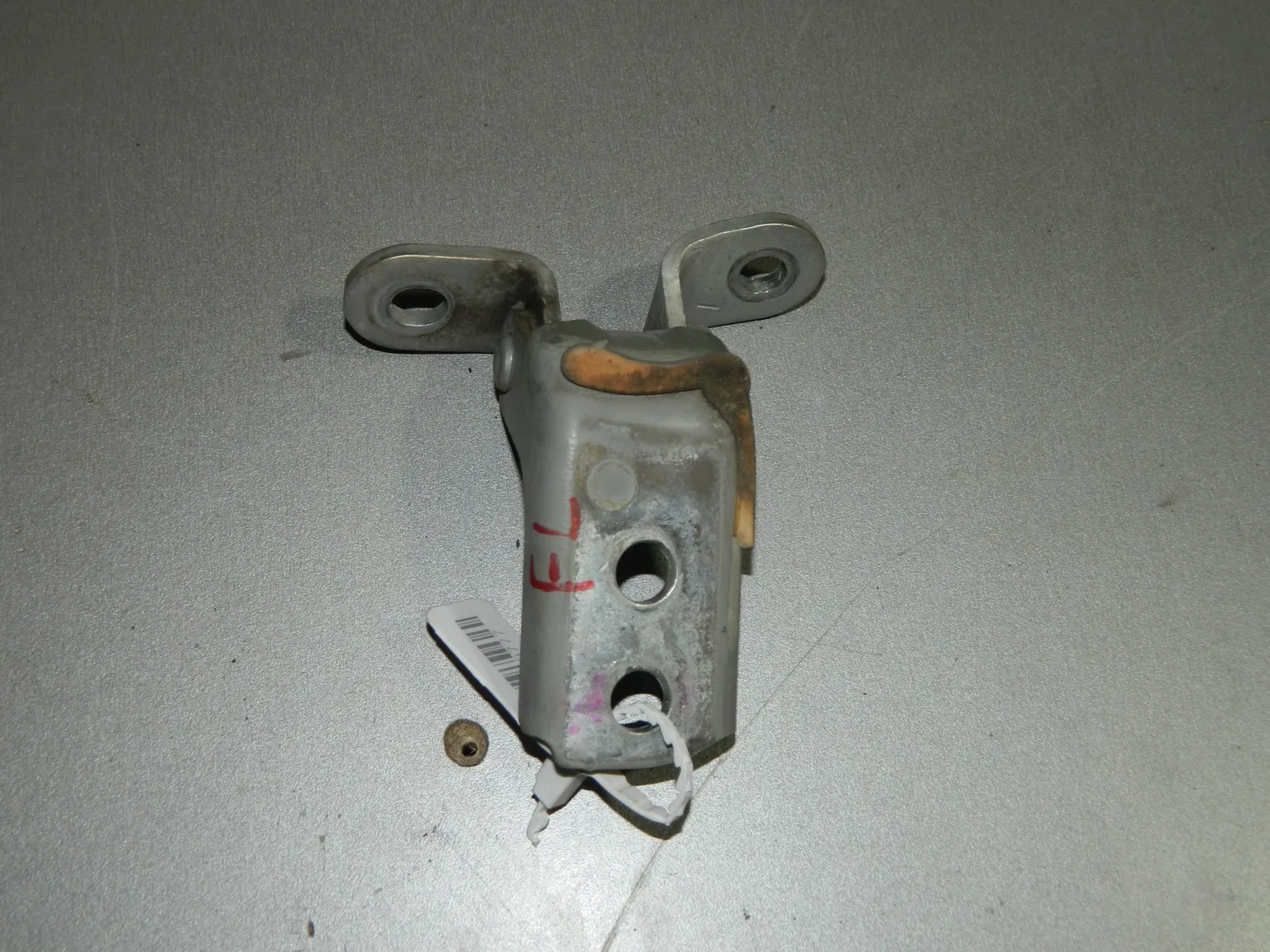 Петля двери TOYOTA COROLLA E120 Перед Лев (Б/У) 45990777