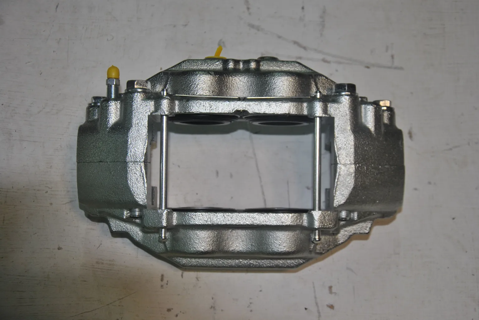 Суппорт тормозной GENERAL PARTS 4775060320 TOYOTA LAND CRUISER LX570/LX450d GRJ200, URJ200 Перед Лев