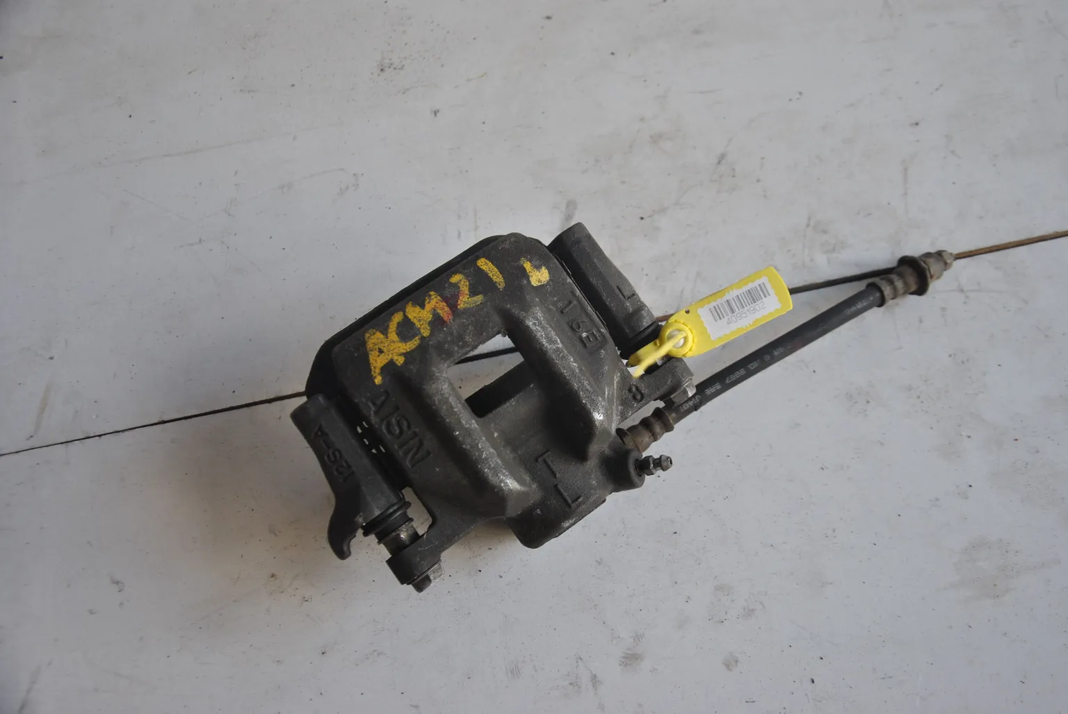 Суппорт тормозной TOYOTA IPSUM ACM21 Зад Лев (Контрактный) 40951902