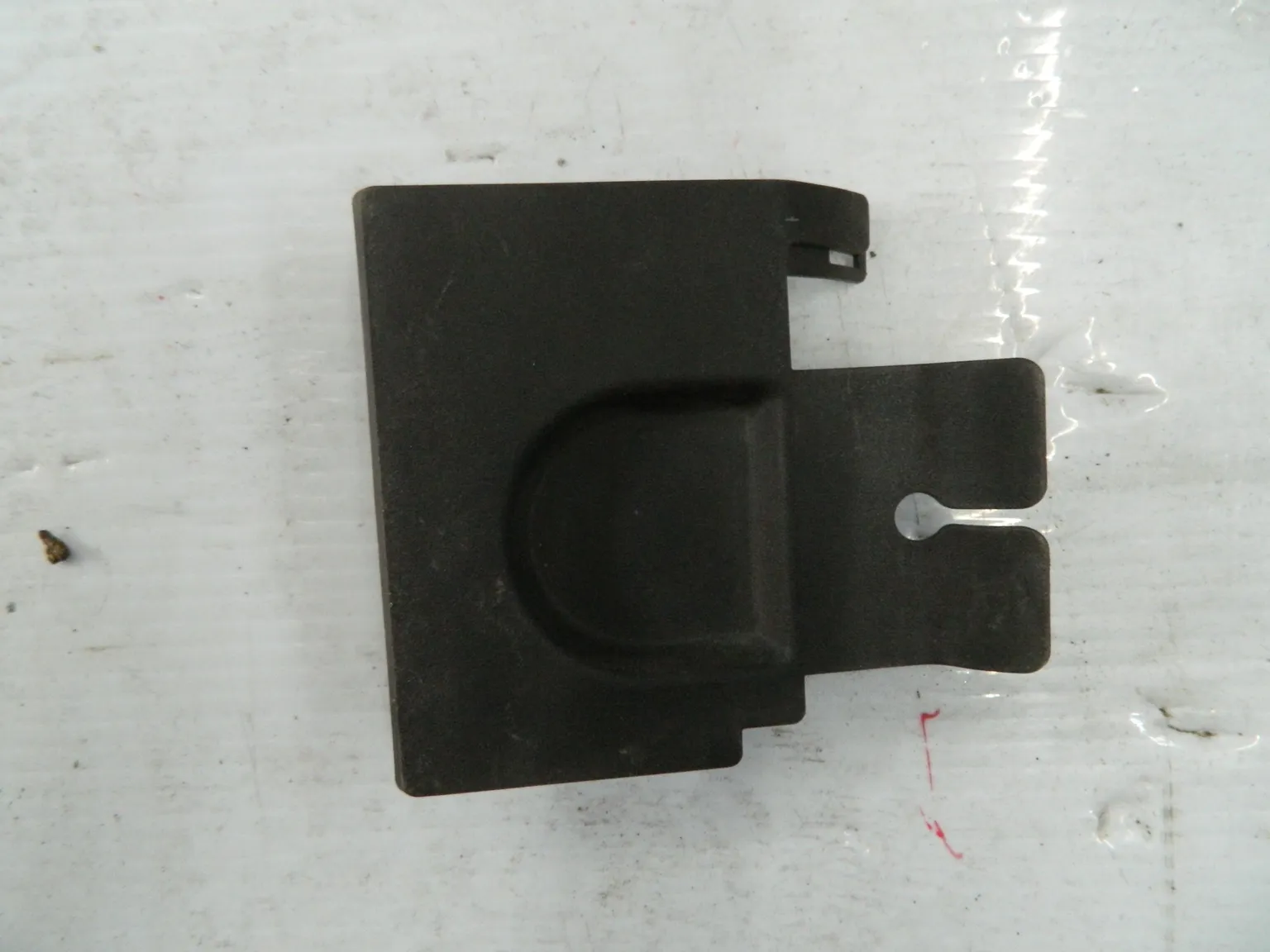 Накладка крепления сидений MITSUBISHI OUTLANDER XL CW Зад Прав (Контрактный)