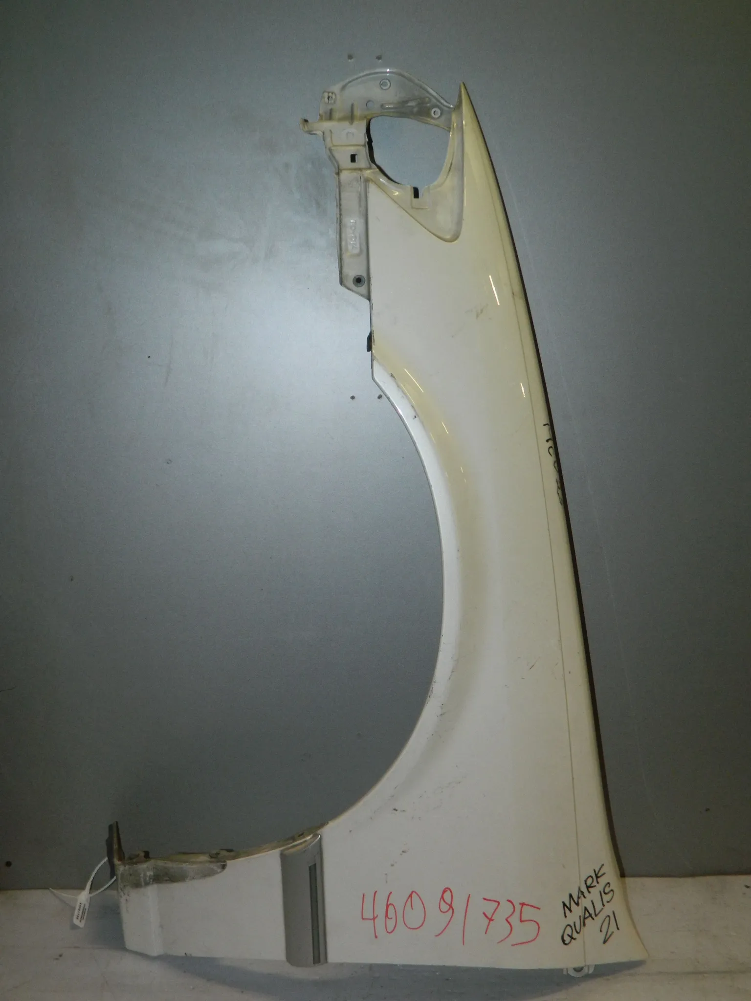 Крыло TOYOTA MARK II WAGON QUALIS MCV21 Перед Лев (Контрактный) 46091735