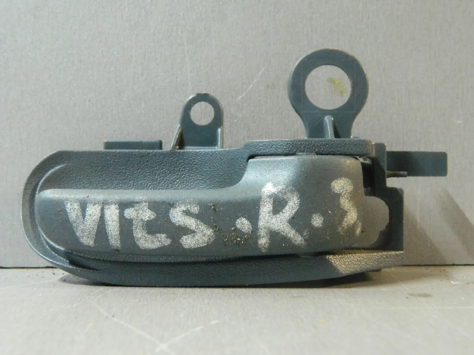 Ручка двери внутренняя TOYOTA VITZ SCP10 Прав (Контрактный) 81528420