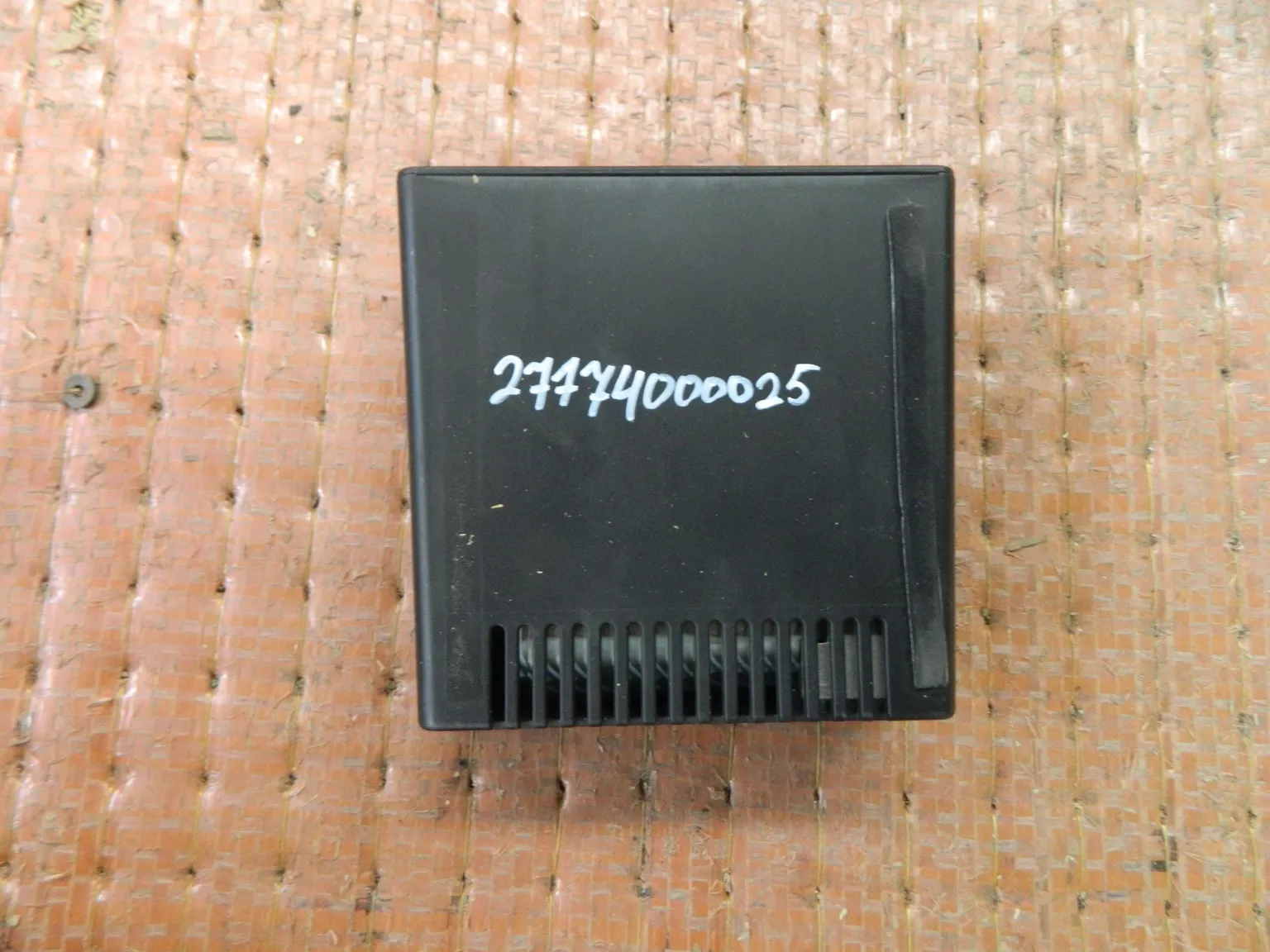 Компрессор VOLKSWAGEN TOUAREG 7L7 (Контрактный) 27774000025