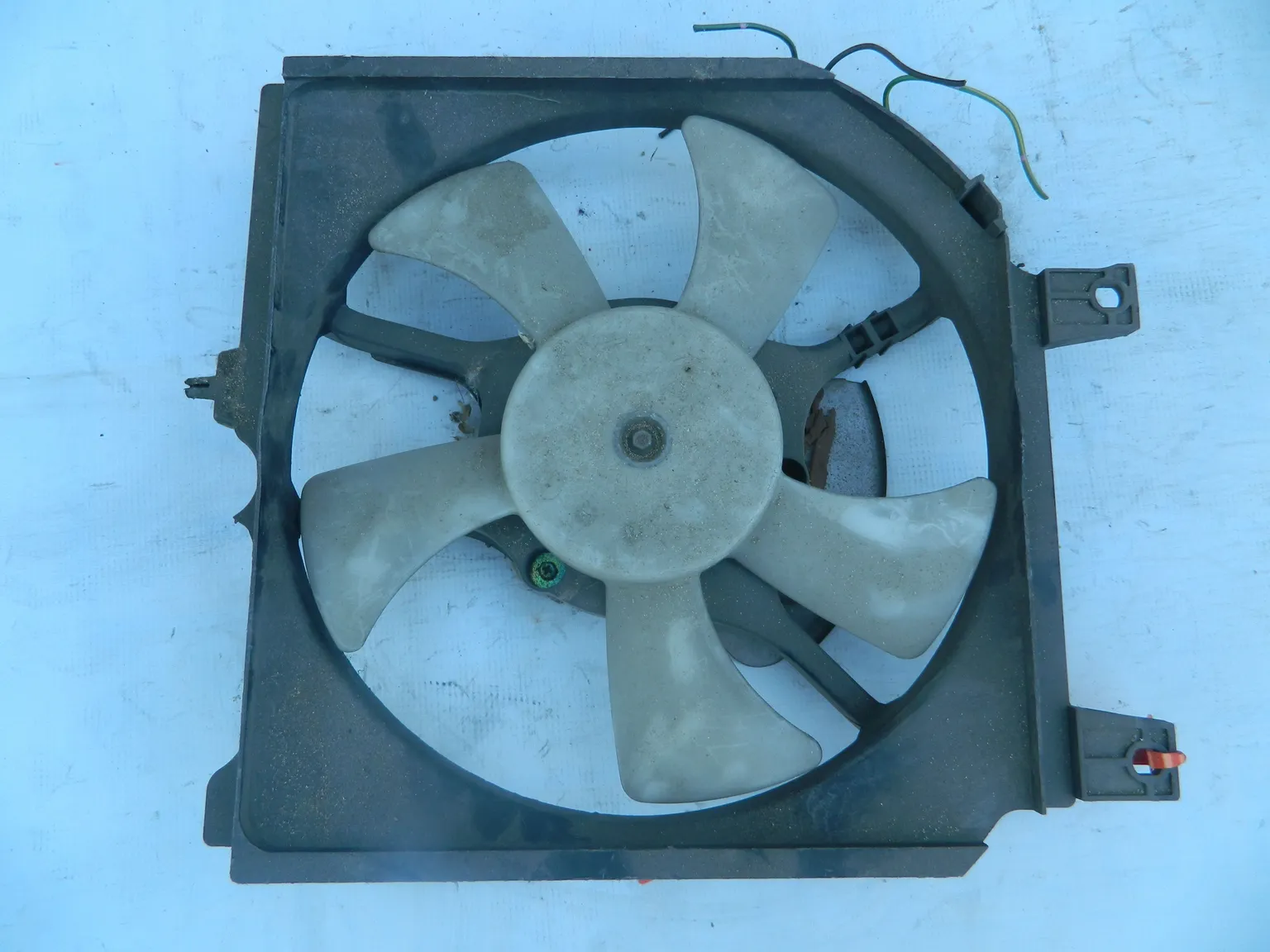 Диффузор радиатора NISSAN AD Y10 (Контрактный) 72355282