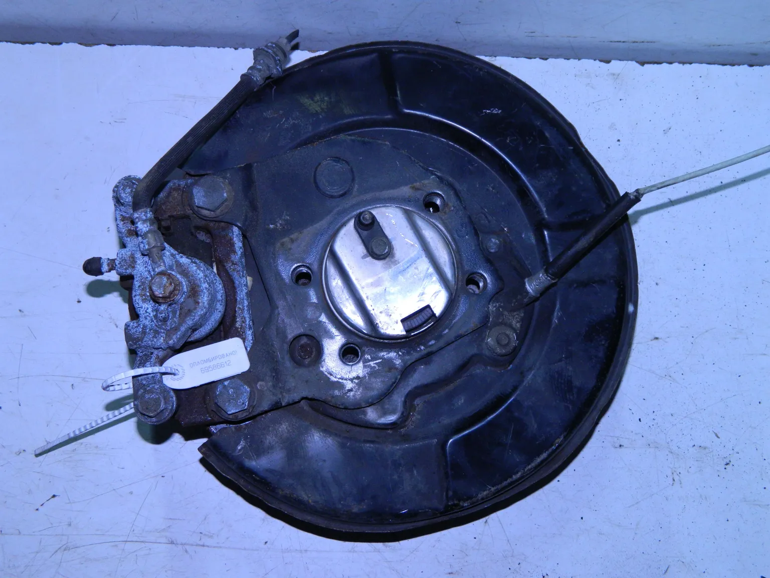 Ступица NISSAN SERENA C25 Зад Лев (Контрактный) 69586612