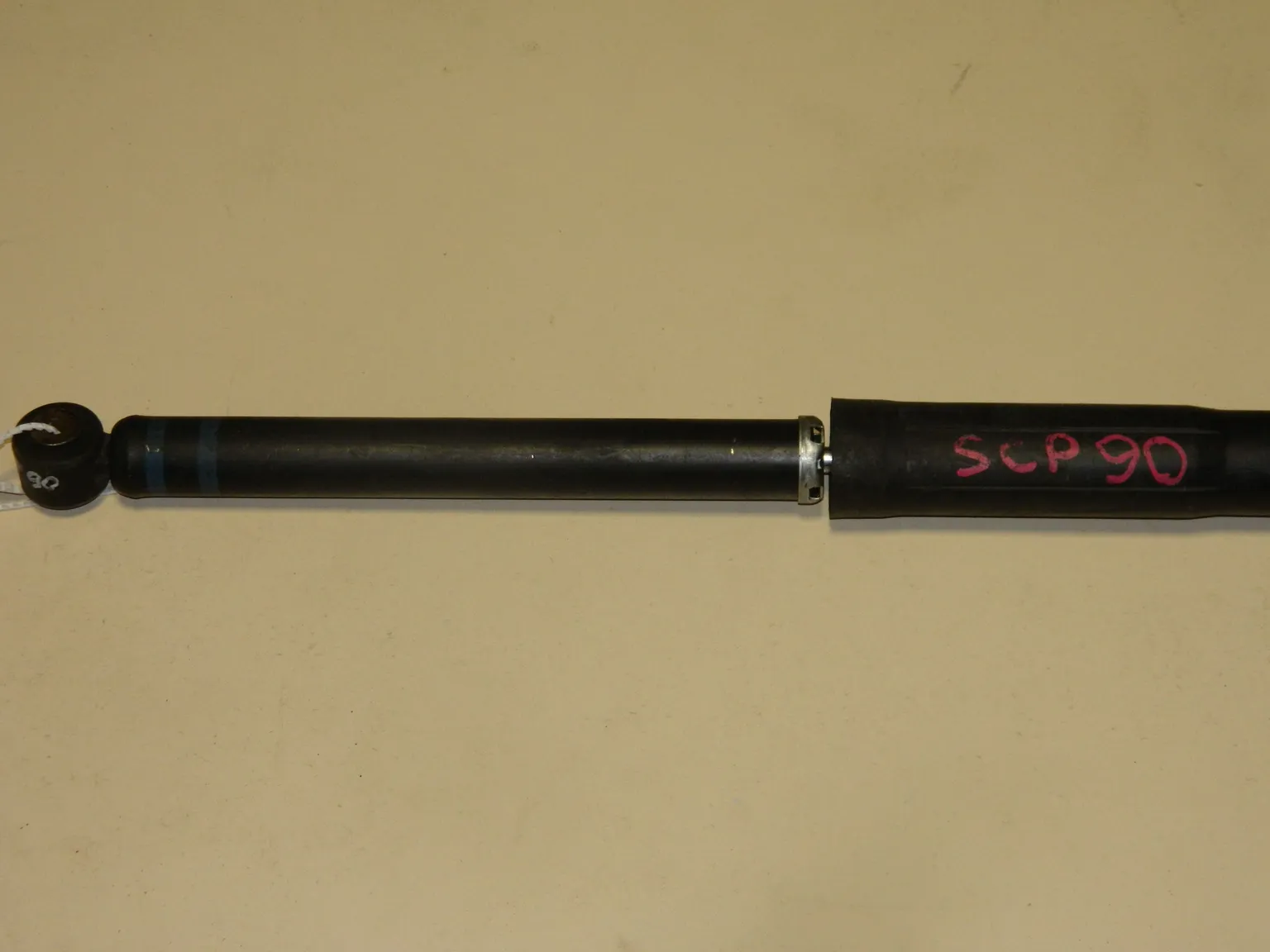 Амортизатор TOYOTA VITZ SCP90 Зад (Контрактный) 45992086