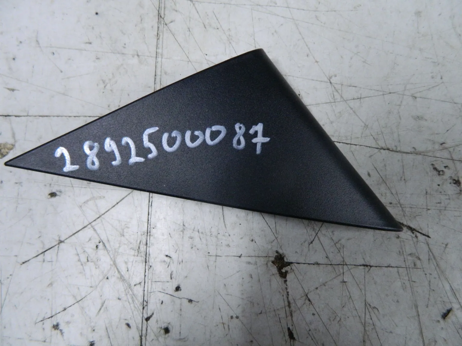 Уголок двери TOYOTA CAMRY ACV40 Перед Лев (Контрактный) 2892500087