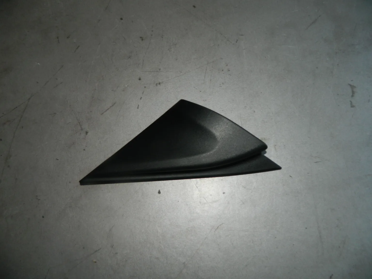 Уголок двери NISSAN JUKE YF15 Перед Прав (Контрактный) 1005090124