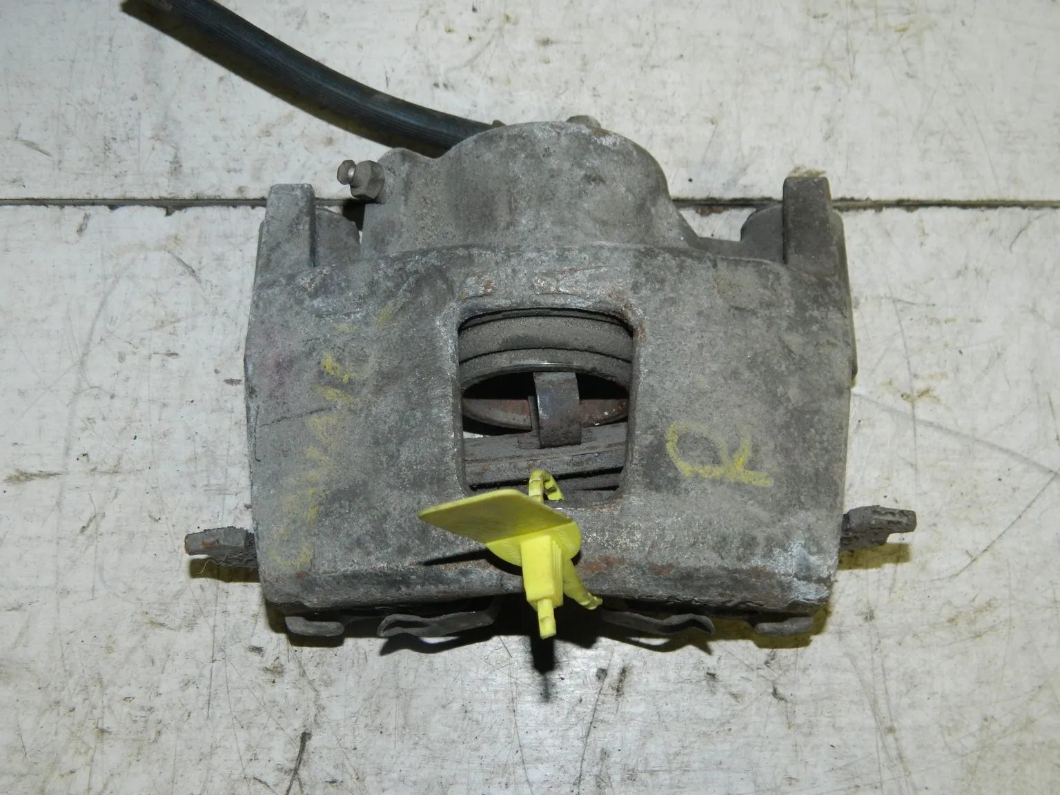 Суппорт TOYOTA CAVALIER Перед Прав (Контрактный) 79773384