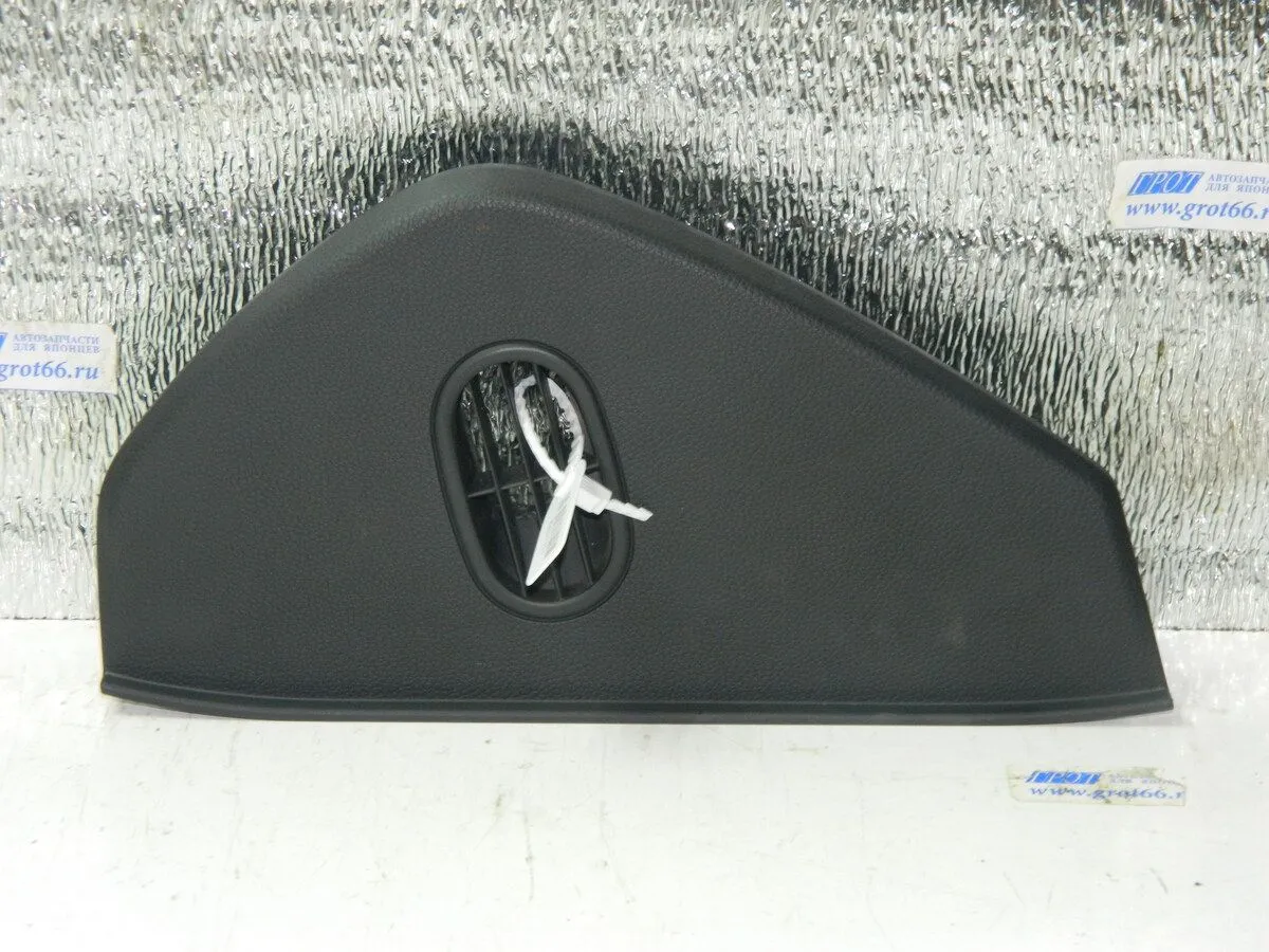 Накладка на торпедо HYUNDAI EQUUS VI G6DA 2013-2015 Лев (Б/У) 35021111