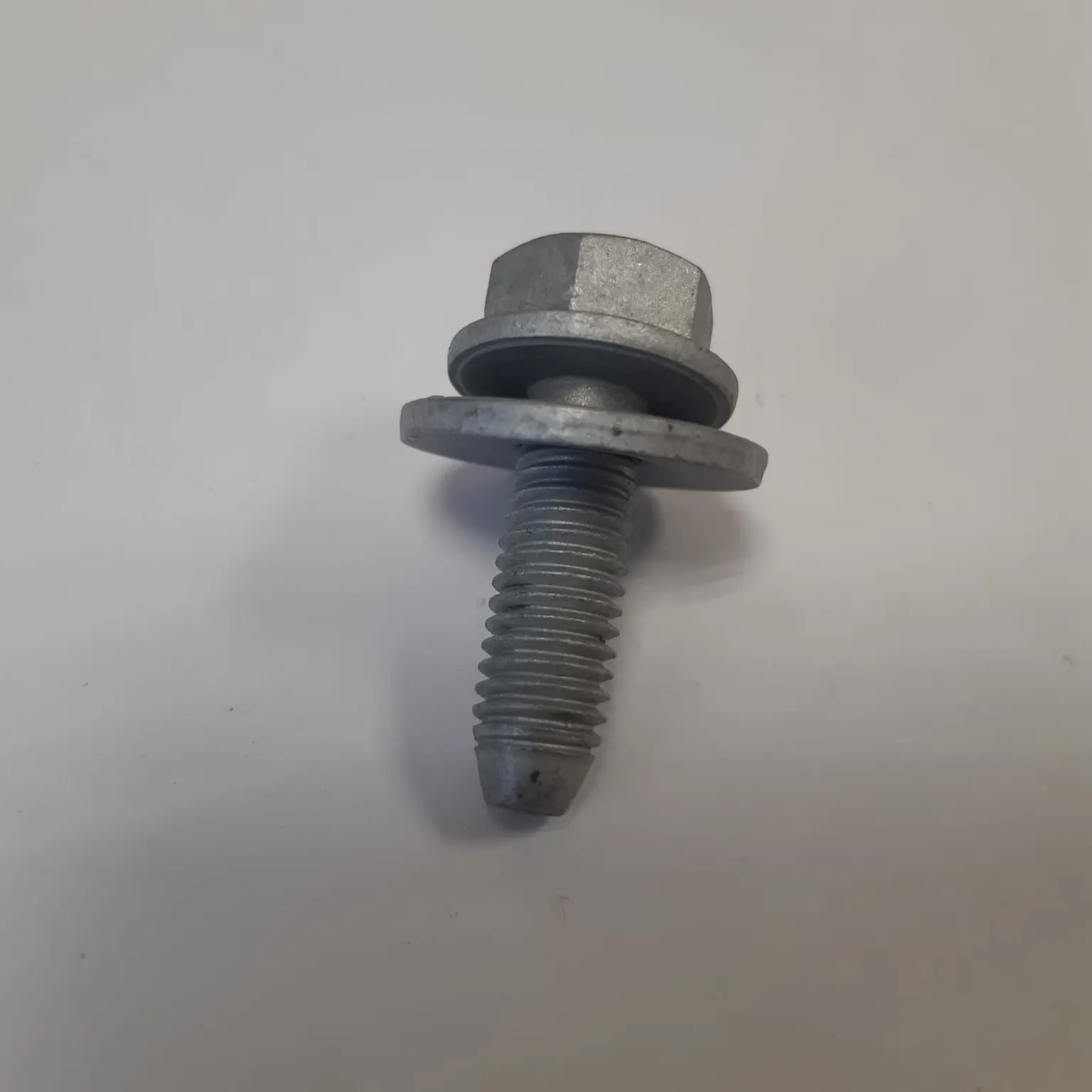 Болт RENAULT 7703602211 RENAULT