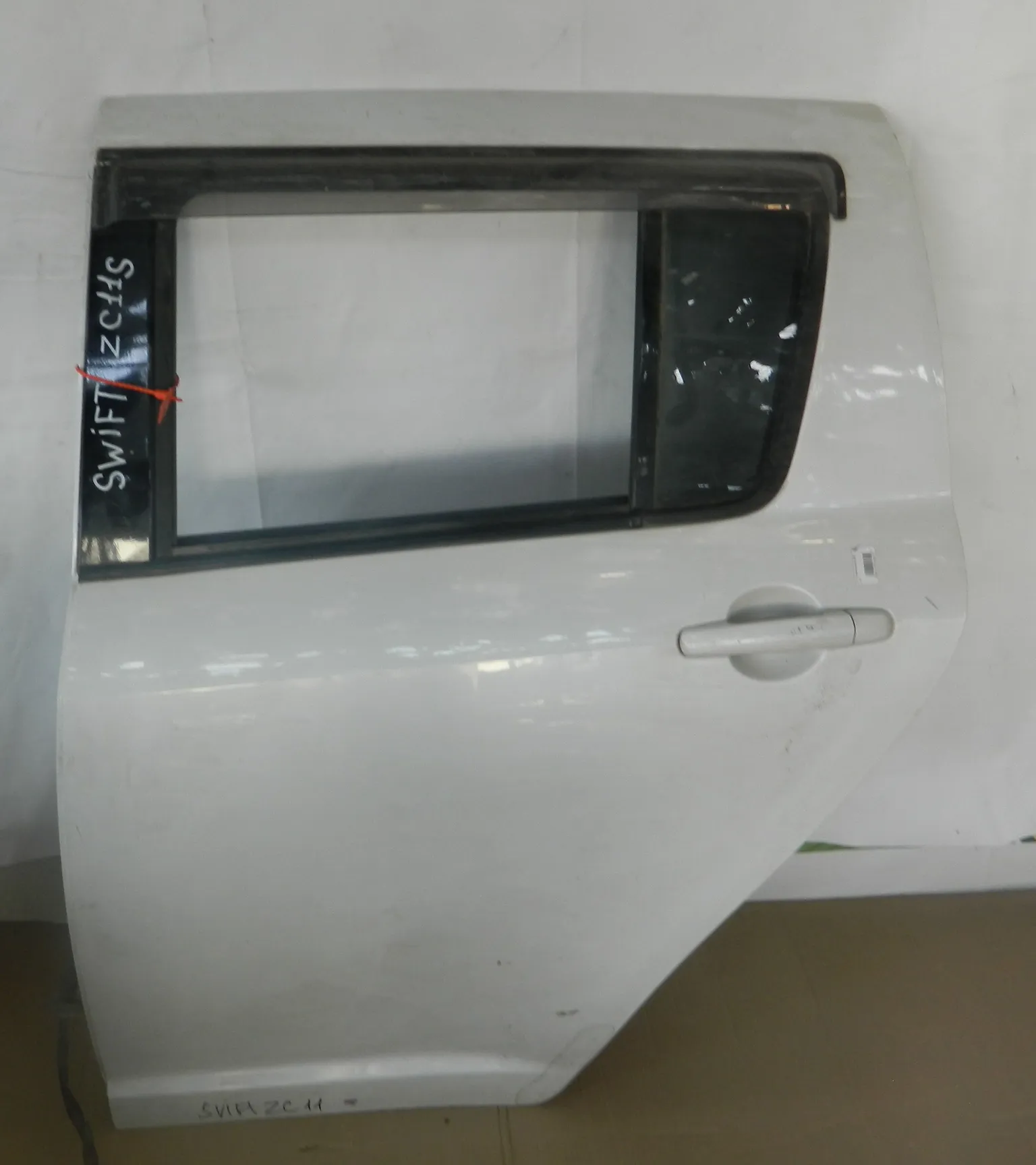 Дверь SUZUKI SWIFT ZC11S Зад Лев (Контрактный) 65243398