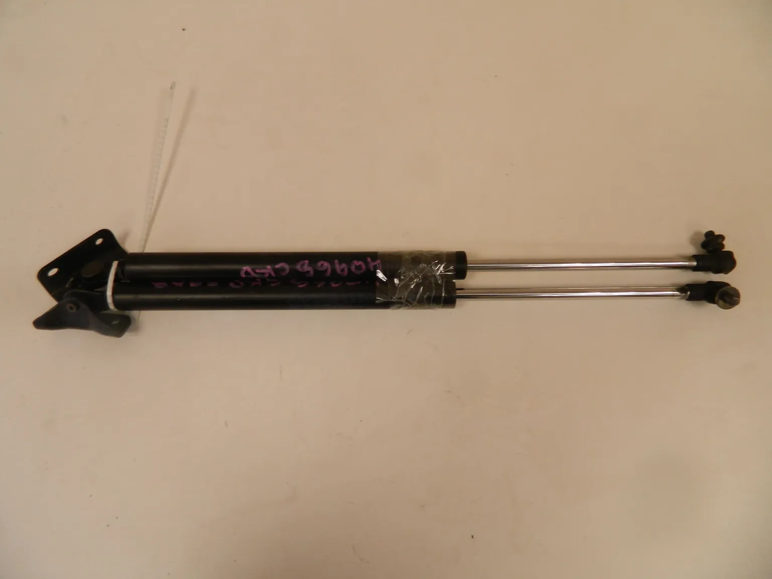 Амортизатор 5-й двери MITSUBISHI RVR GA4W (Контрактный) 68000023