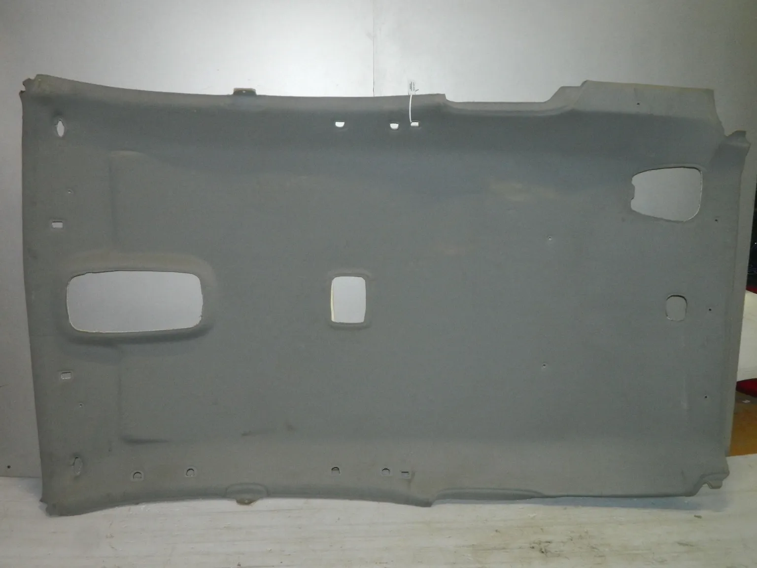 Обшивка потолка KIA SORENTO (Контрактный) 46091841 853283E001CY