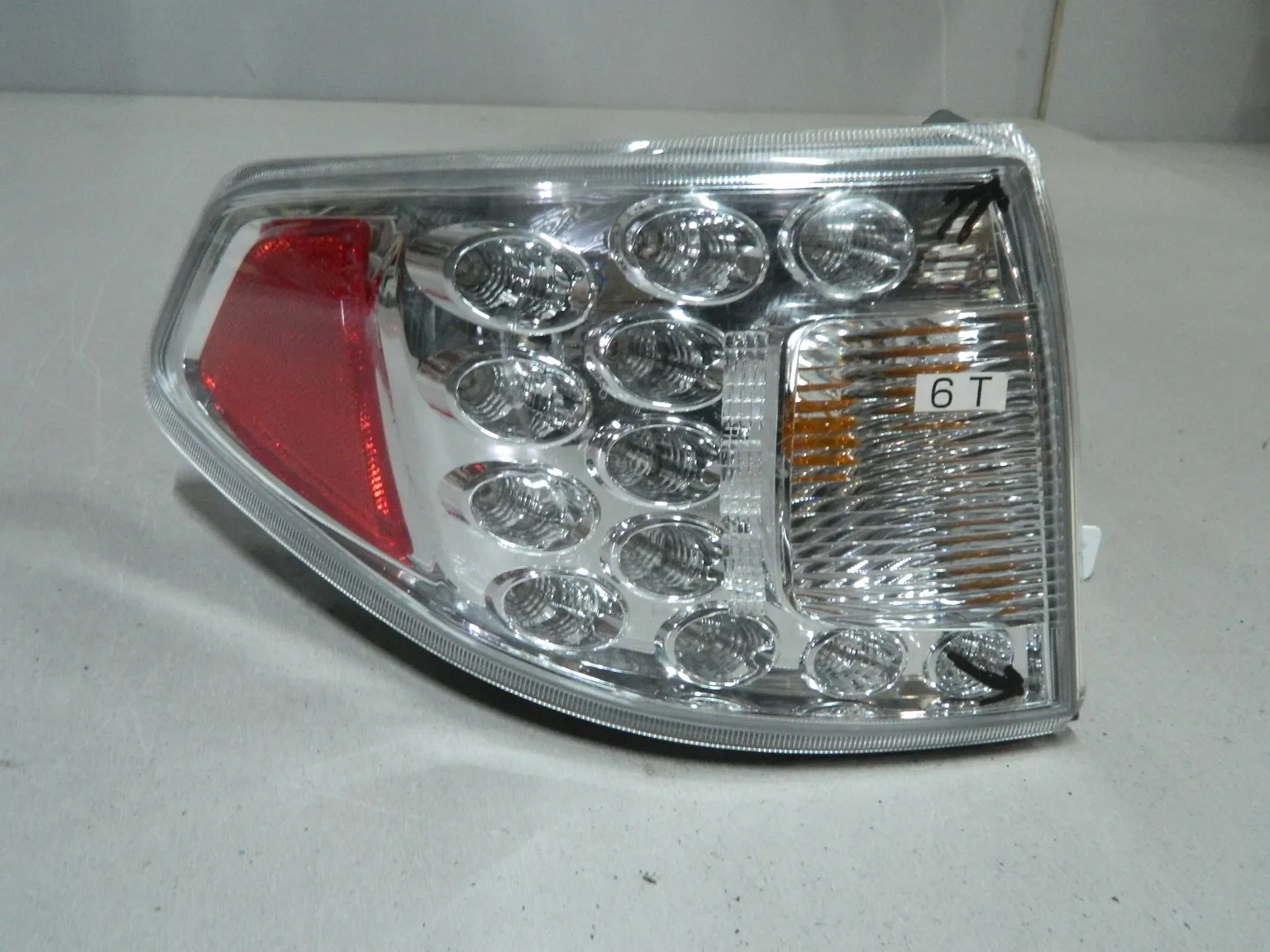 Фонарь SUBARU IMPREZA GH2 Зад Лев (Контрактный) 68000325