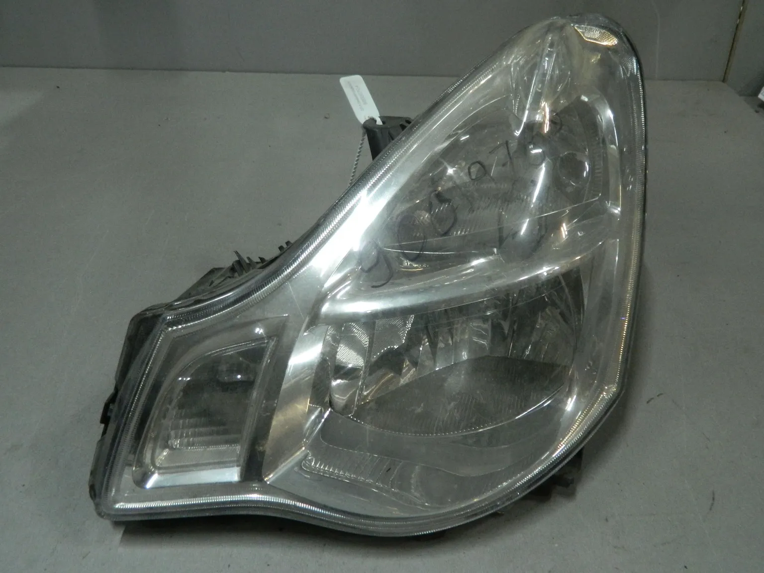 Фара NISSAN ALMERA G15 Перед Лев (Контрактный) 68000704 260604AA0A