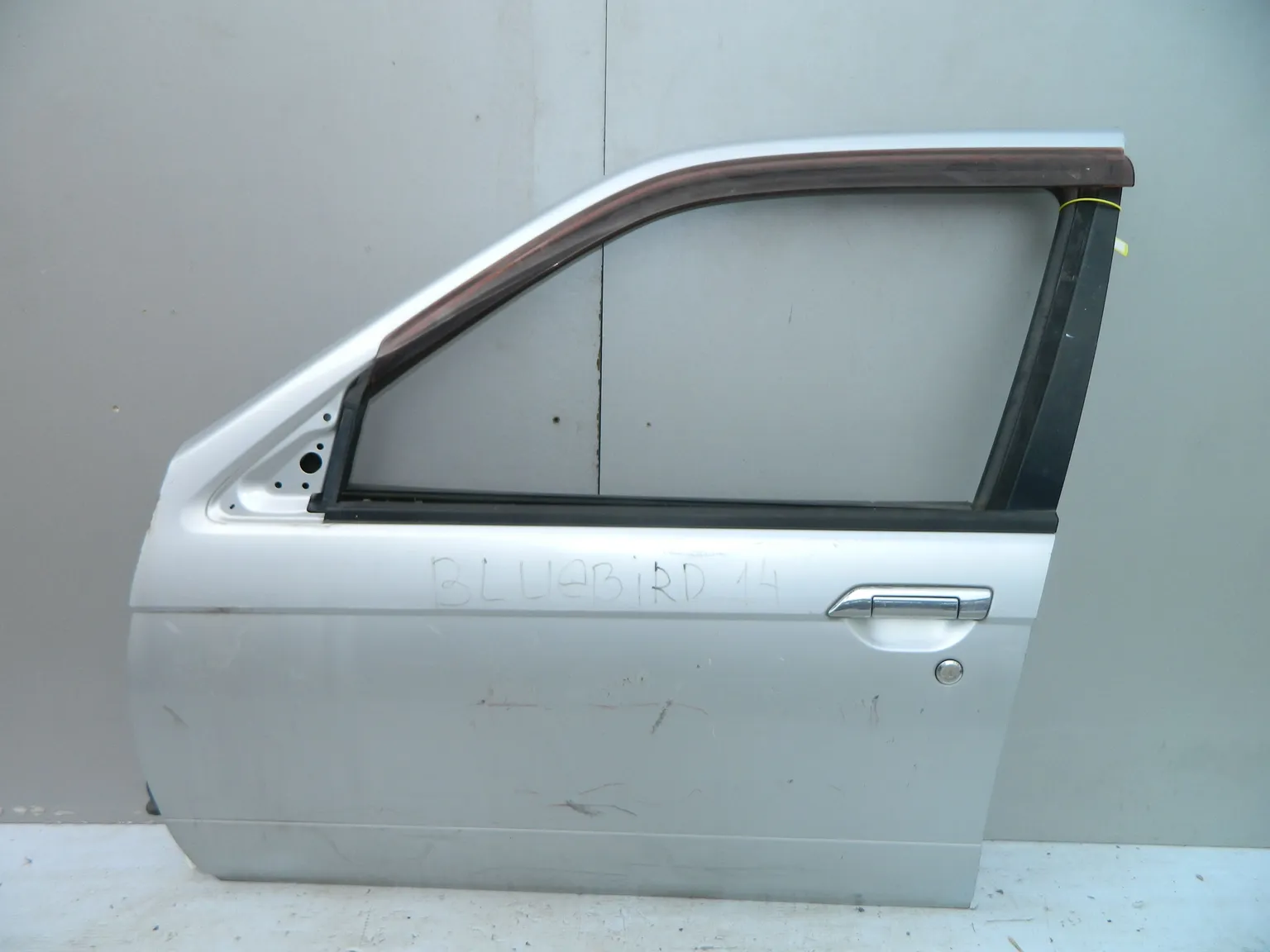 Дверь NISSAN BLUEBIRD U14 Перед Лев (Контрактный) 40951930 H01018E030